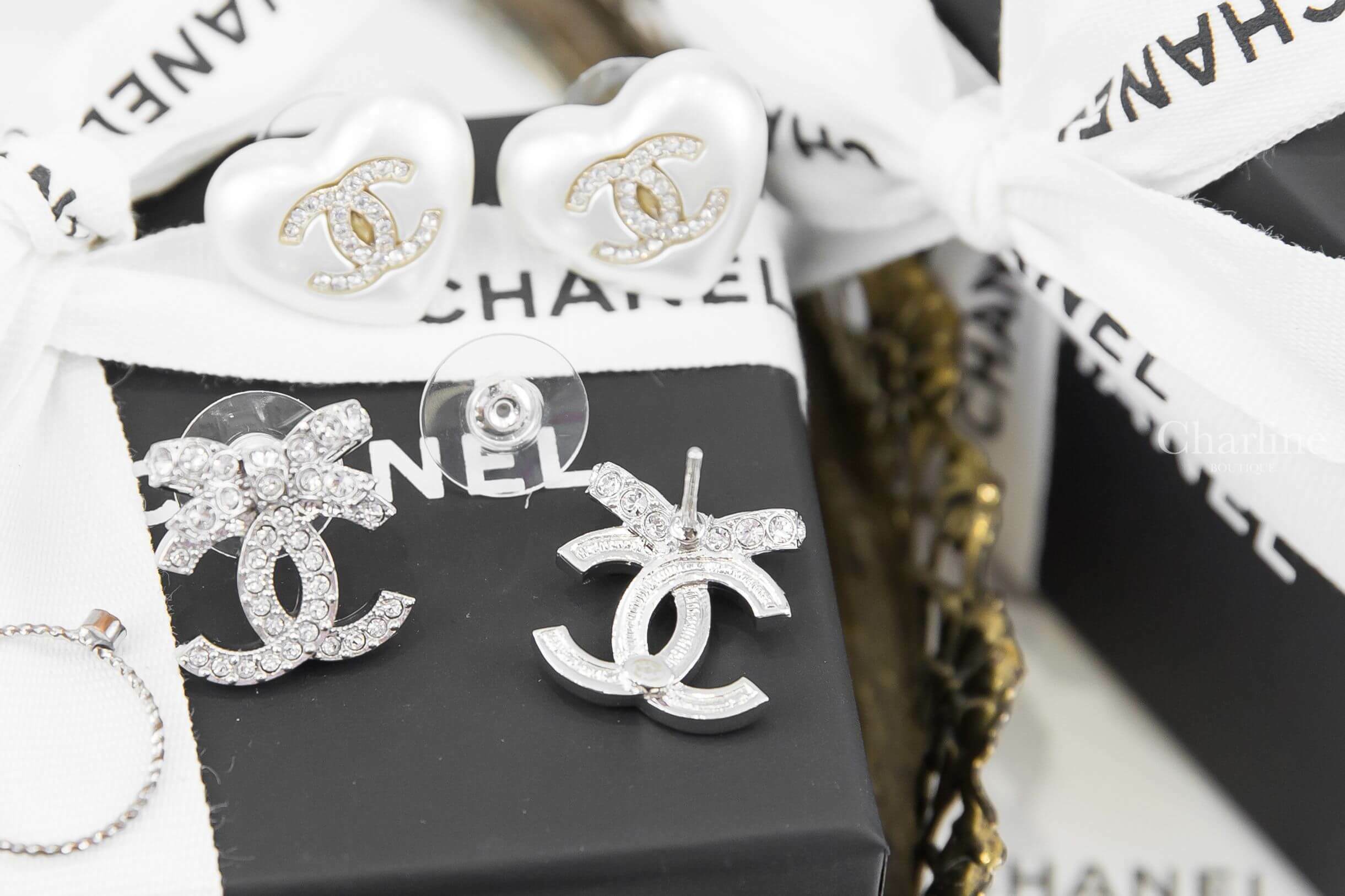 Chanel Earrings 銀色水鑽蝴蝶結CC耳環-Charline Boutique 精品代購