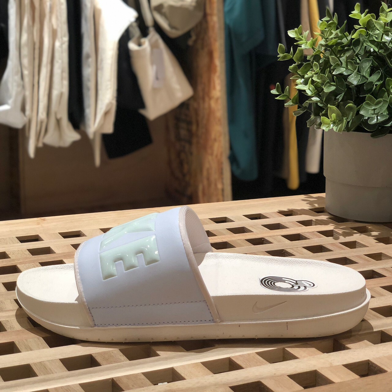 Nike Offcourt Slide 女款拖鞋 海綿 奶油白 粉紫 粉綠 BQ4632-012