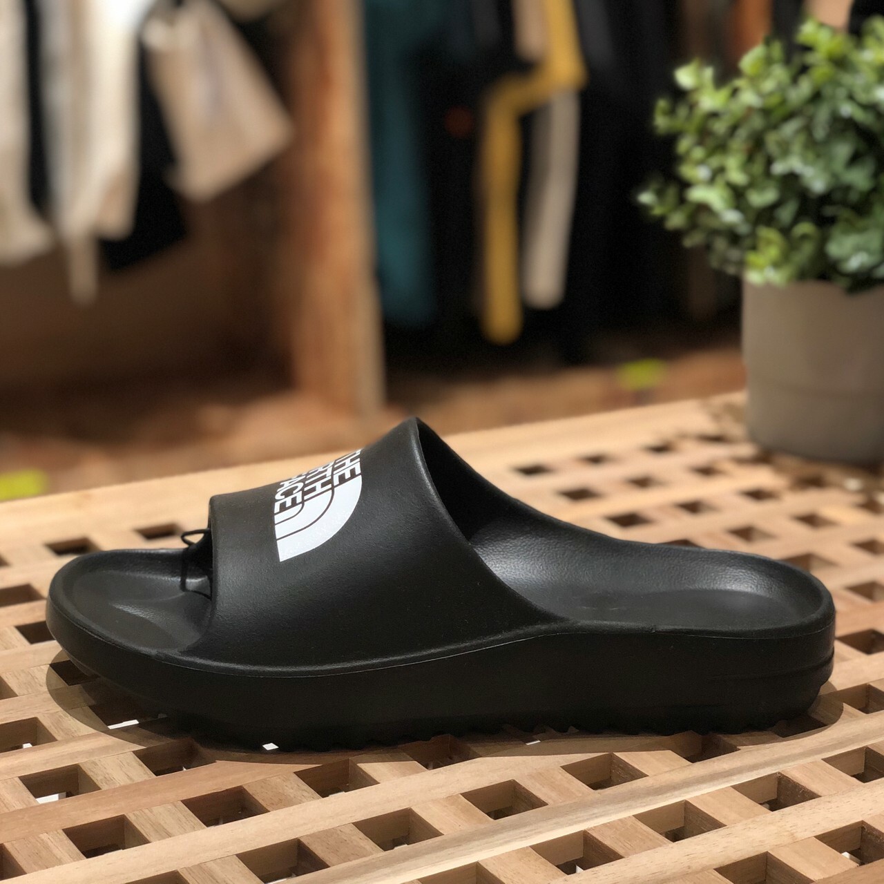 The North Face 全防水拖鞋 鋸齒底 NS98N11S