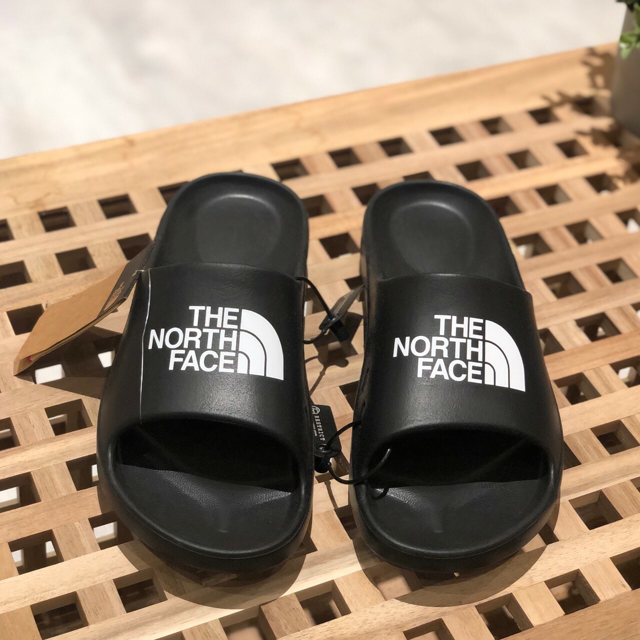 The North Face 全防水拖鞋 鋸齒底 NS98N11S