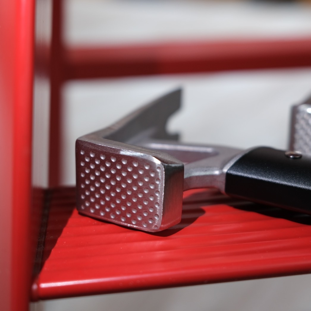 SUPREME MSR CAMP HAMMER 輕量化營鎚不銹鋼頭開瓶器黑/紅-SS23A30