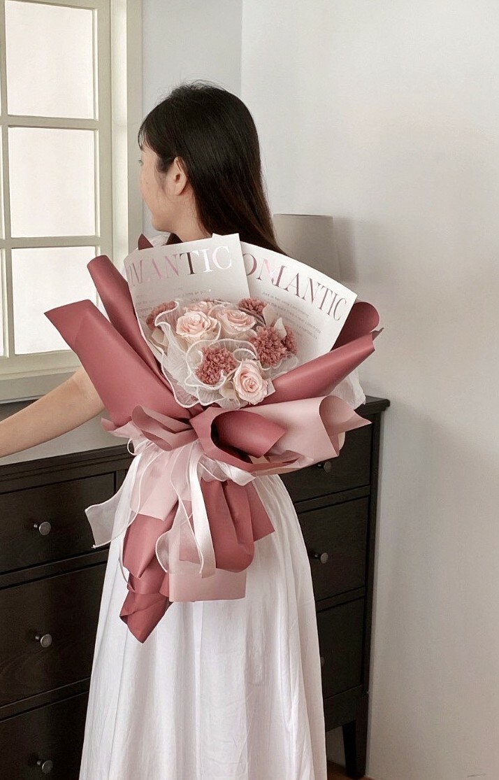 永生玫瑰康乃馨花束-珍貴祝福