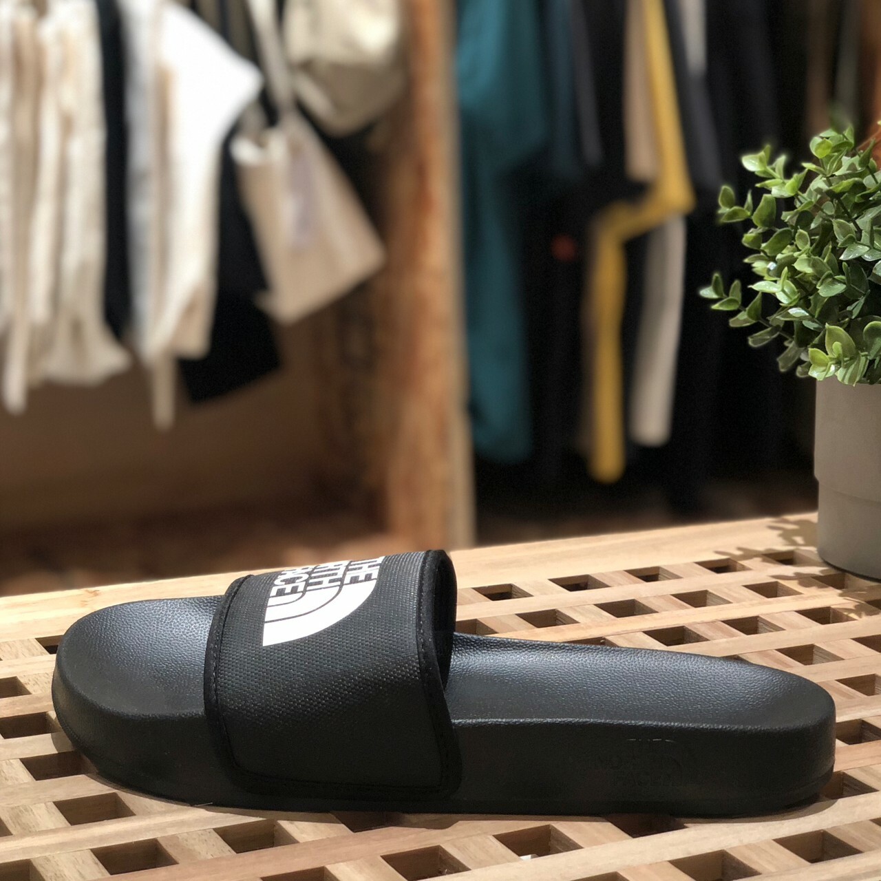 The North Face Men's Base Camp Slide III 海綿 拖鞋 NF0A4T2RKY4-080