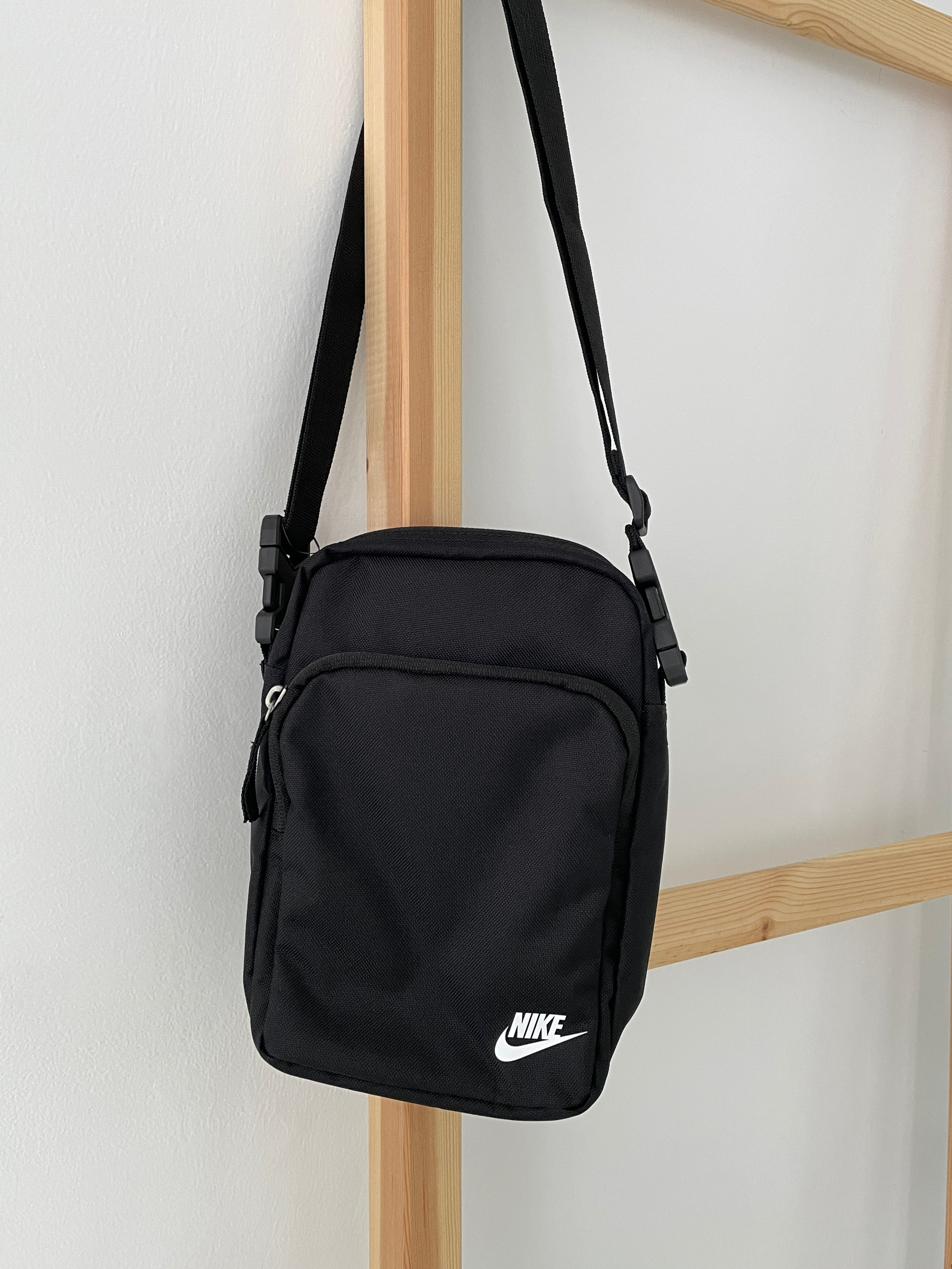 Cross body bag discount nike