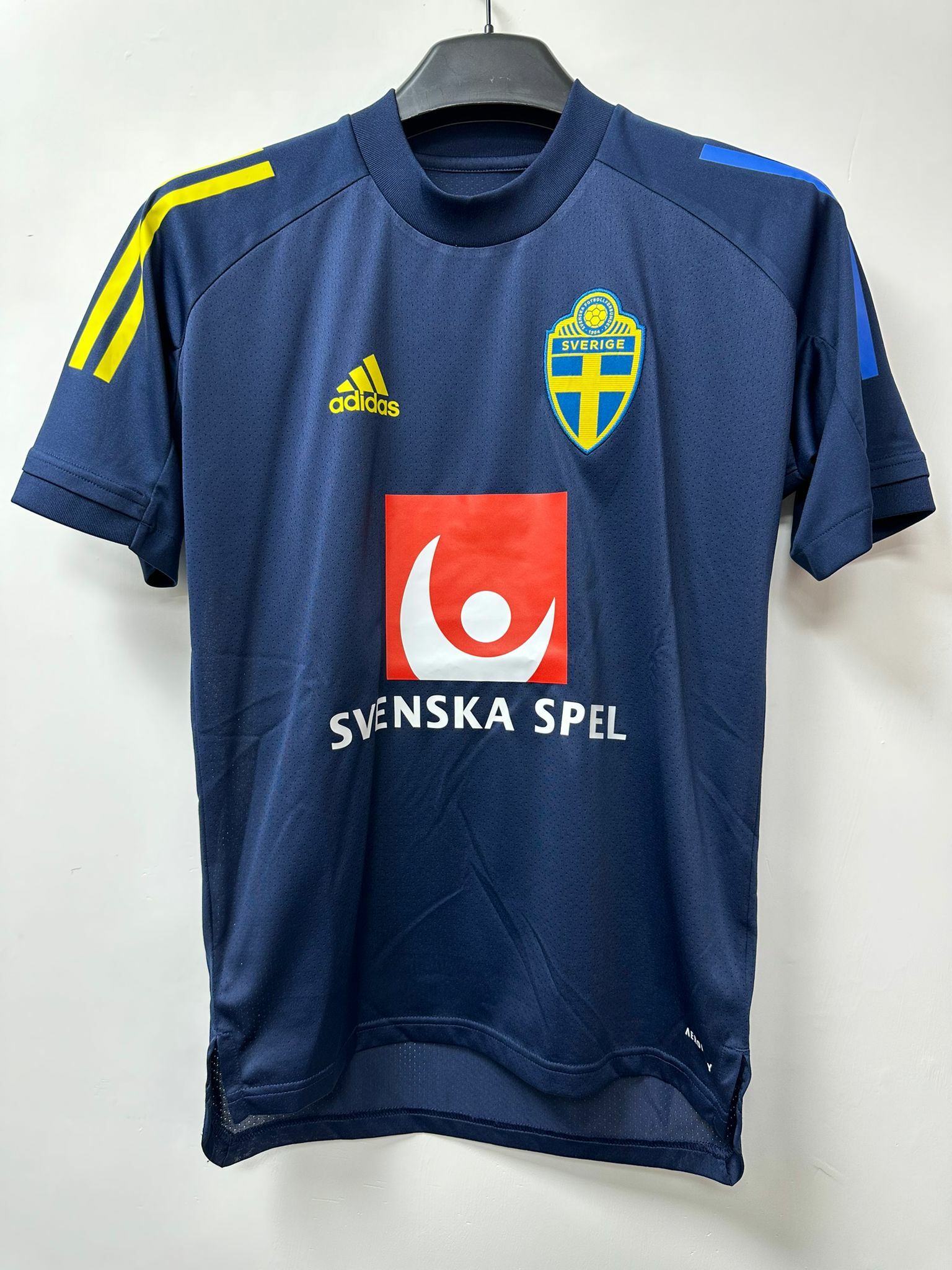 [已使用] 2020 瑞典 短袖練習球衣