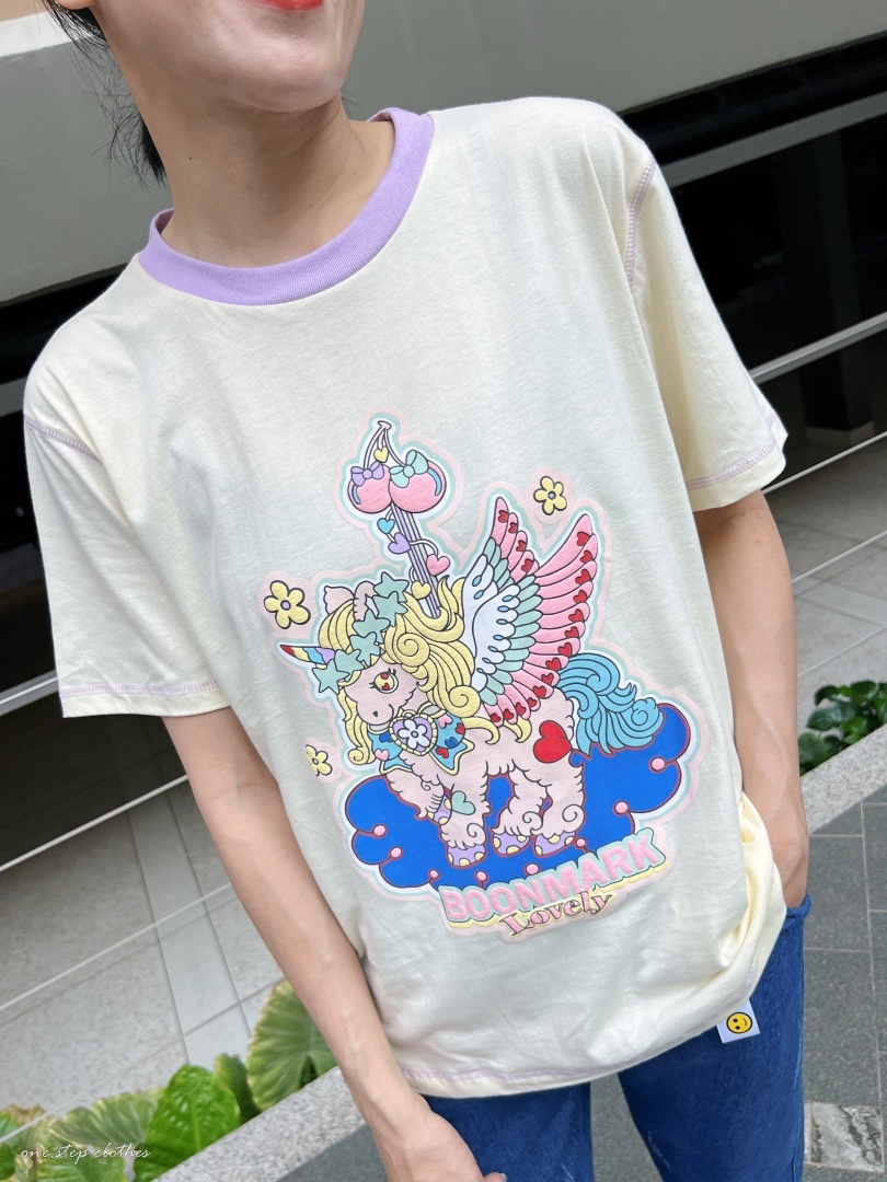 泰國溫柔紫領口繽紛可愛立體小馬T