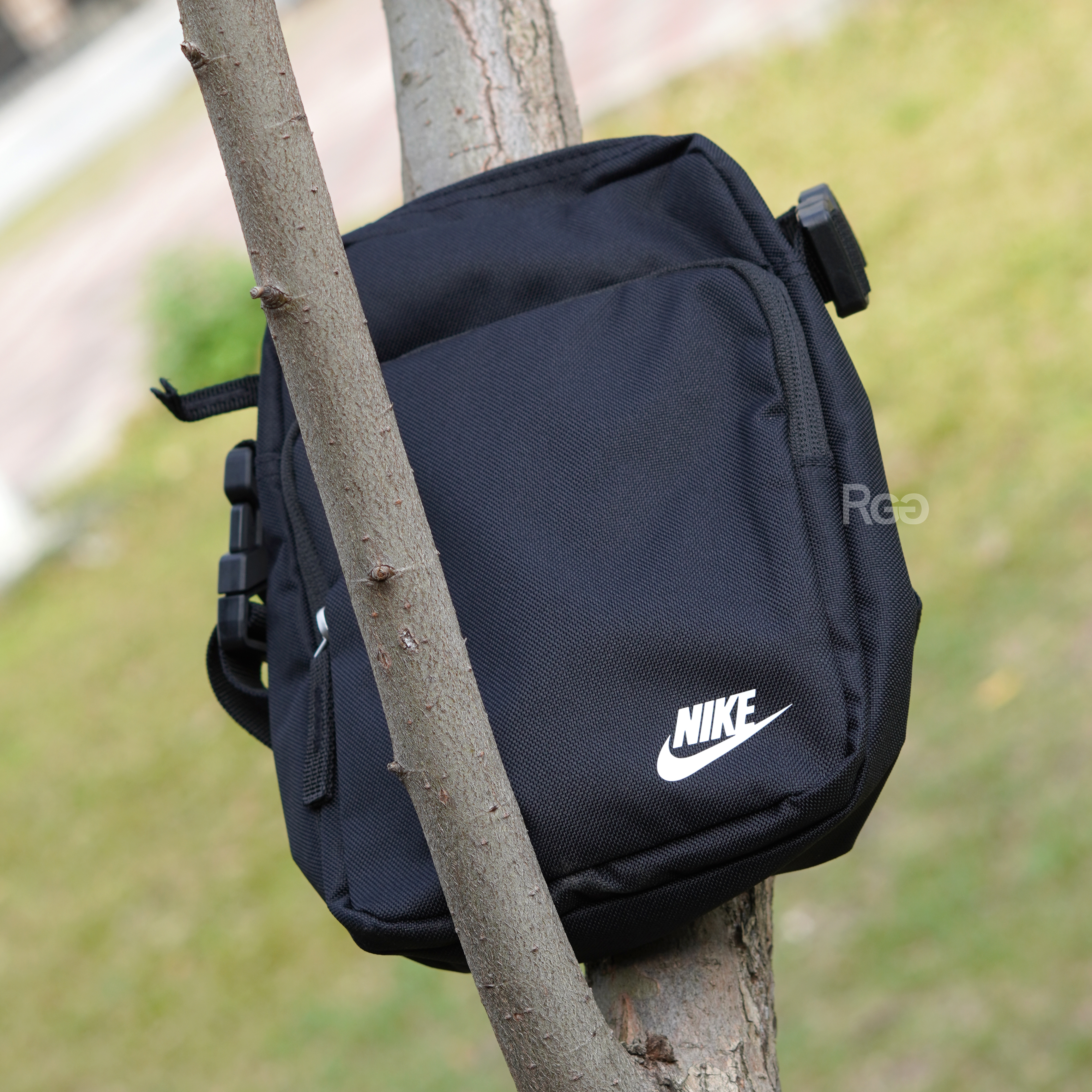 Nike Heritage 基本款斜背隨身小包 (DB0456-010)