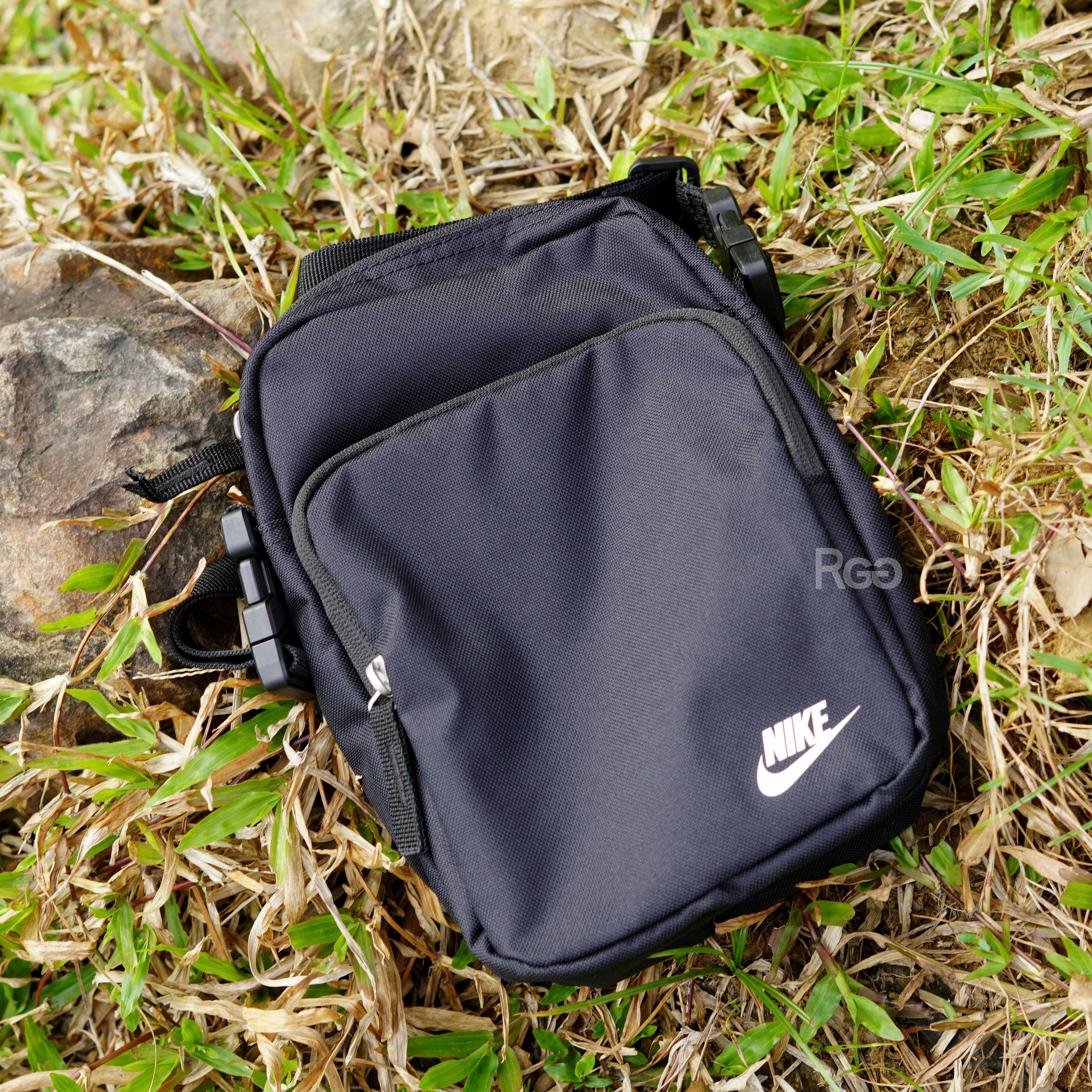 Nike Heritage 基本款斜背隨身小包 (DB0456-010)