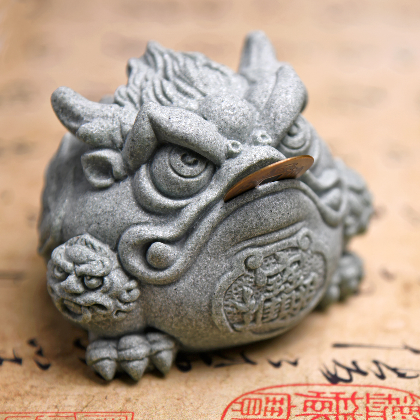 傳藝工坊- 『招財臨門Q版蟾蜍』祥獸青砂石塑