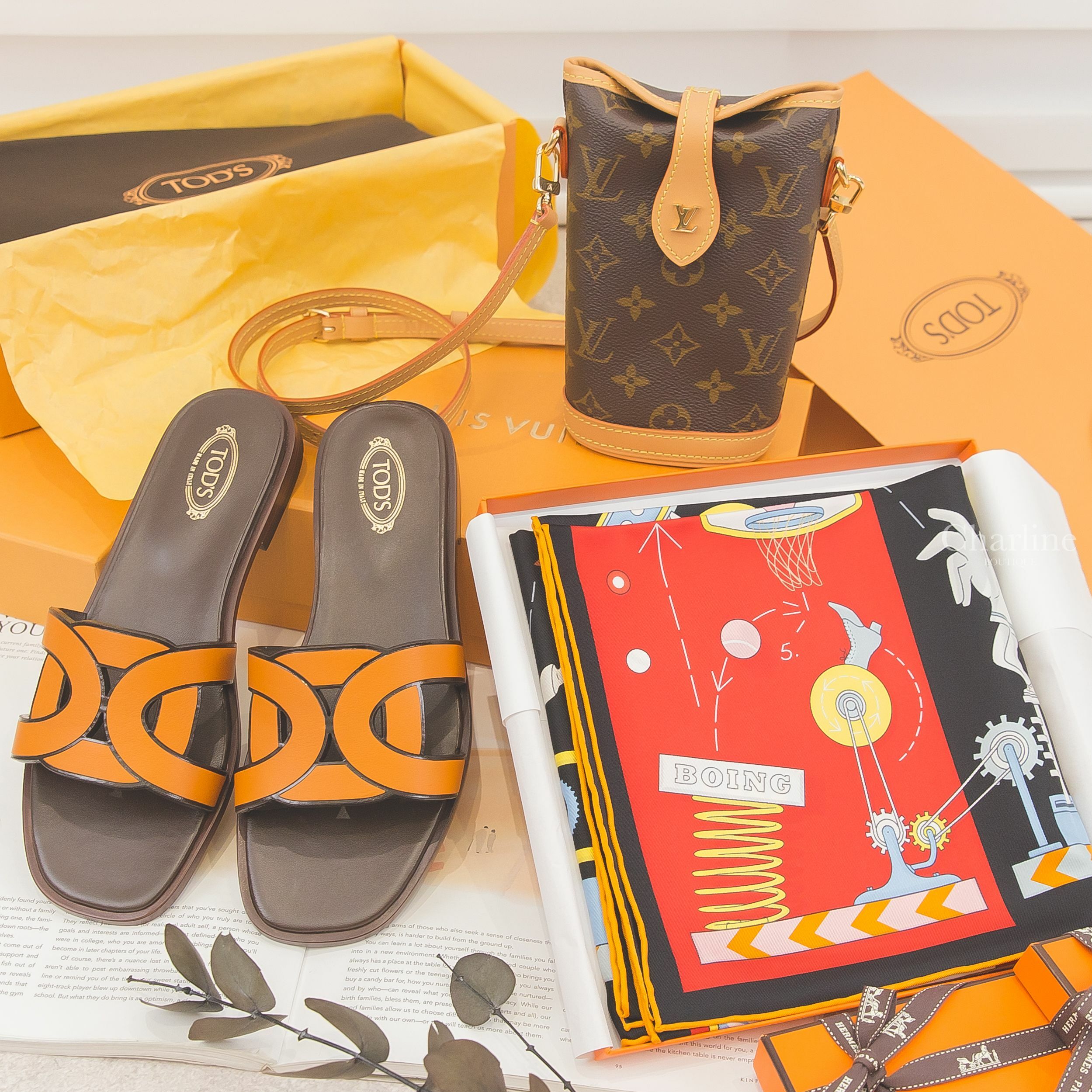 Hermès Tea For Two Scarf 90 黑色/紅色/彩色雙人茶會真絲方巾,Louis Vuitton 咖啡色老花帆布金色LV肩背包,Tod's Sandals 橙色黑色滾邊皮革平底拖鞋-Charline Boutique 精品代購