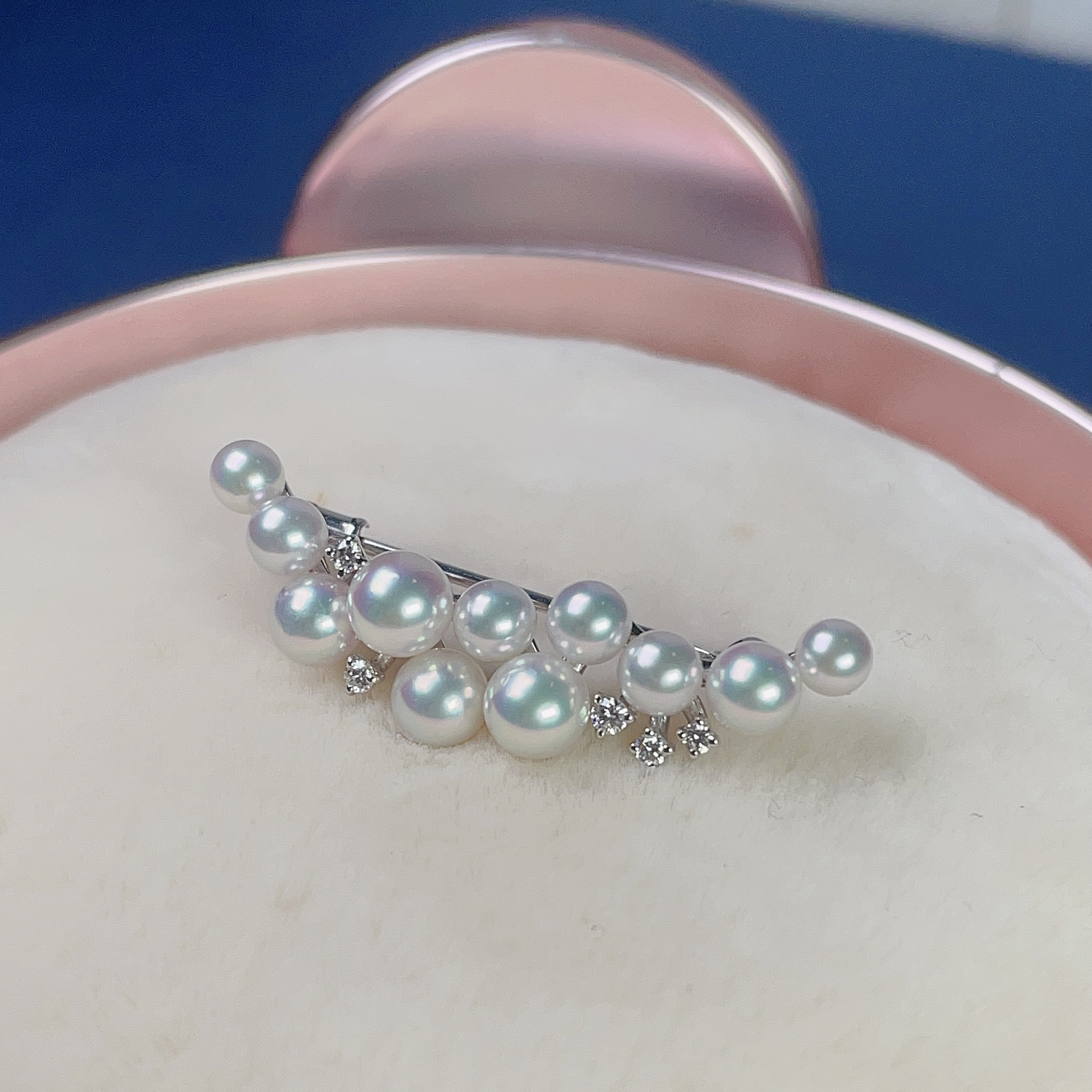 日本設計師系列-18K金彩凜珠鑽石胸針