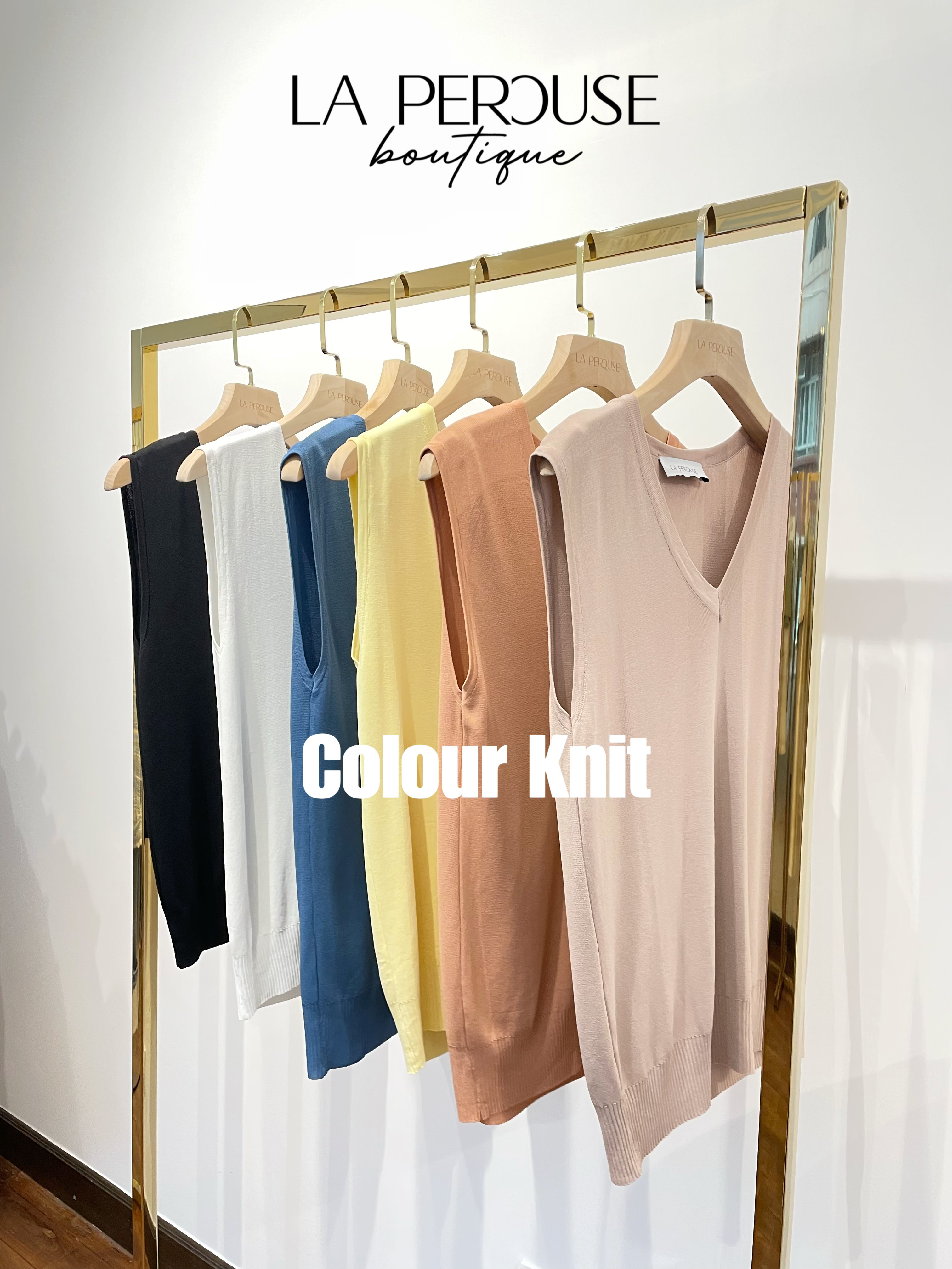 Sleeveless V-Neck Tank Top_TP234L11