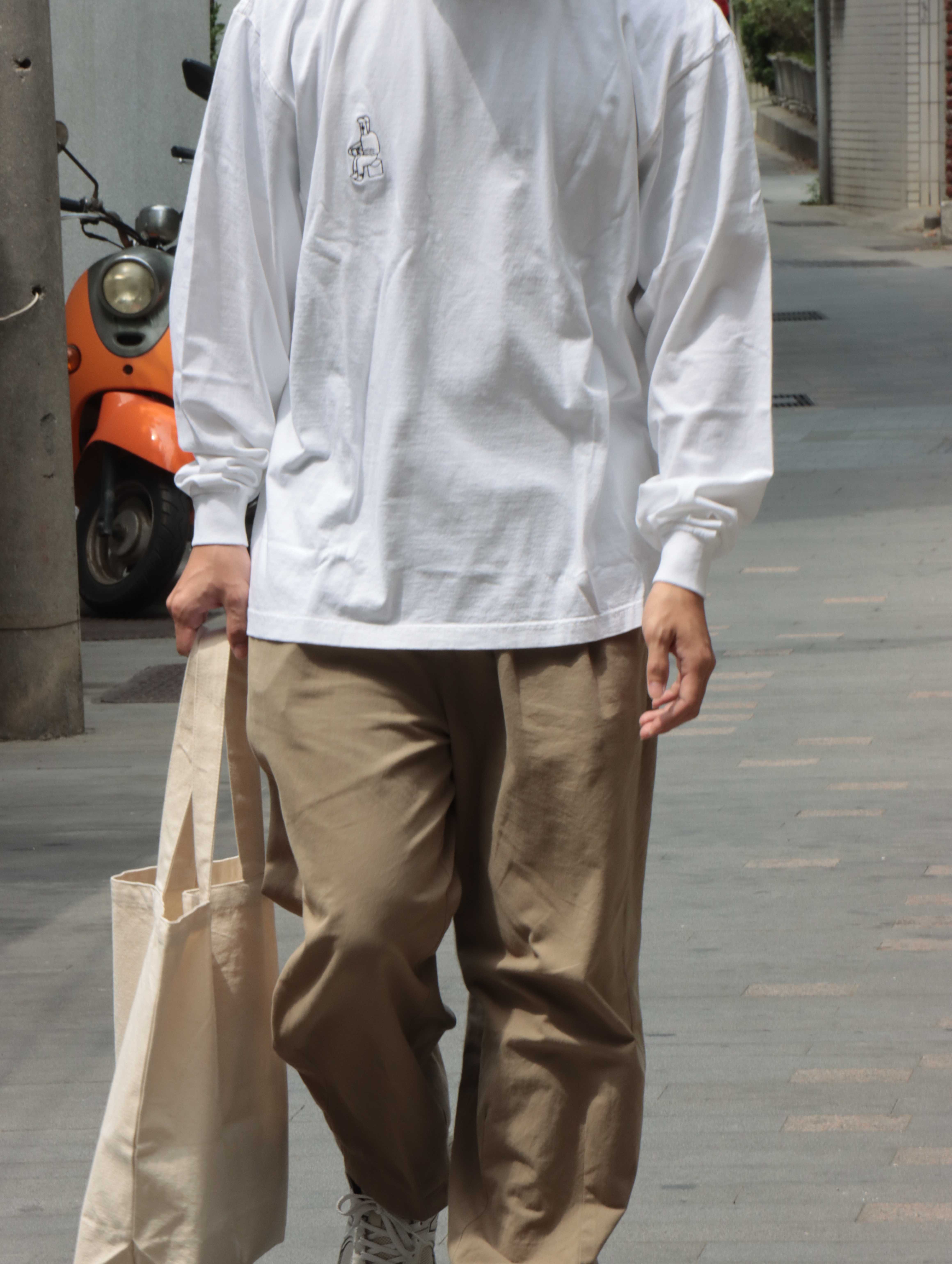 【6かく珈琲】7.5 oz 刺繡圖騰長T