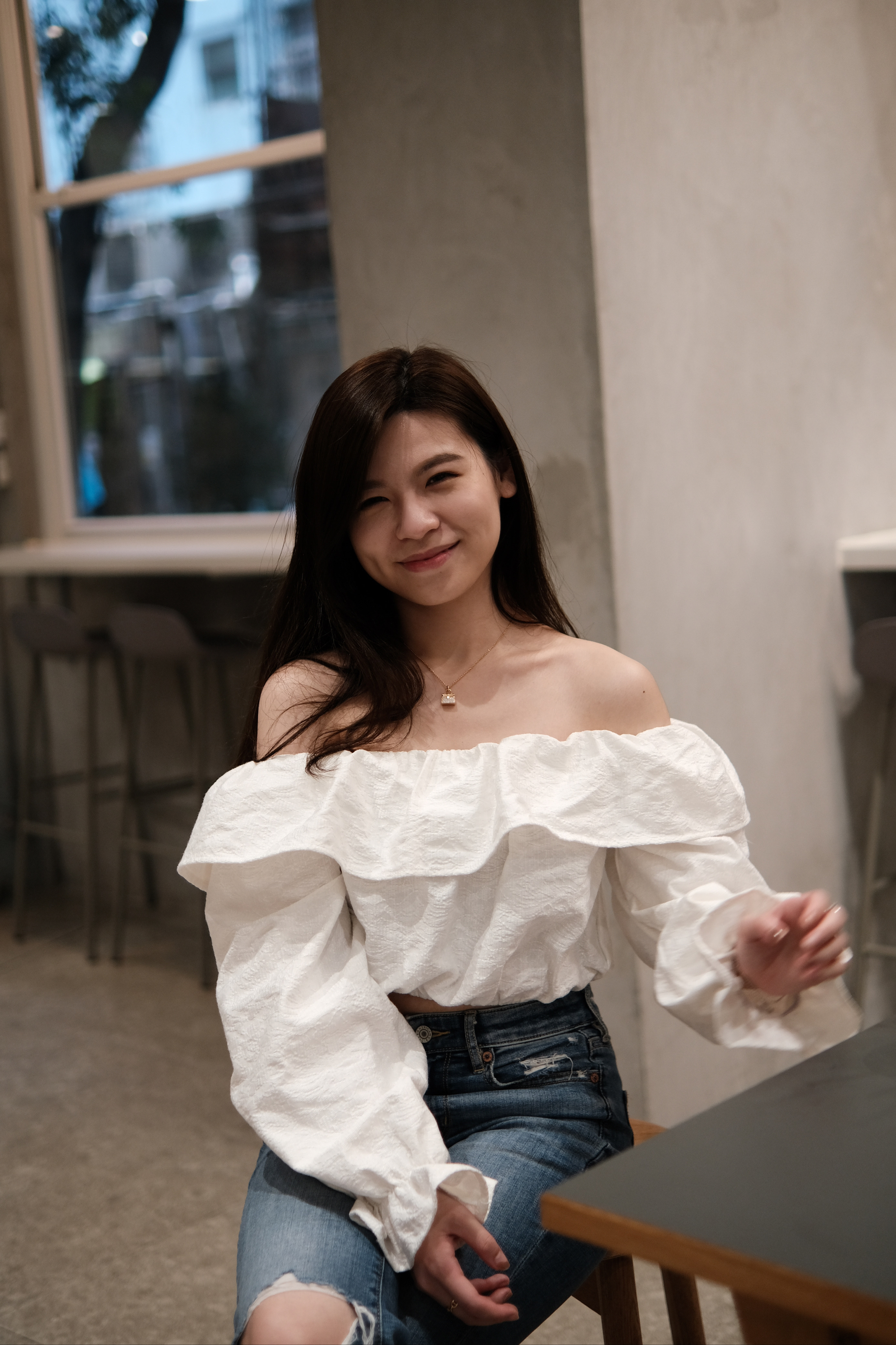 (Premium)高級感暗花荷葉䄂泡泡一字膊 //兩色入