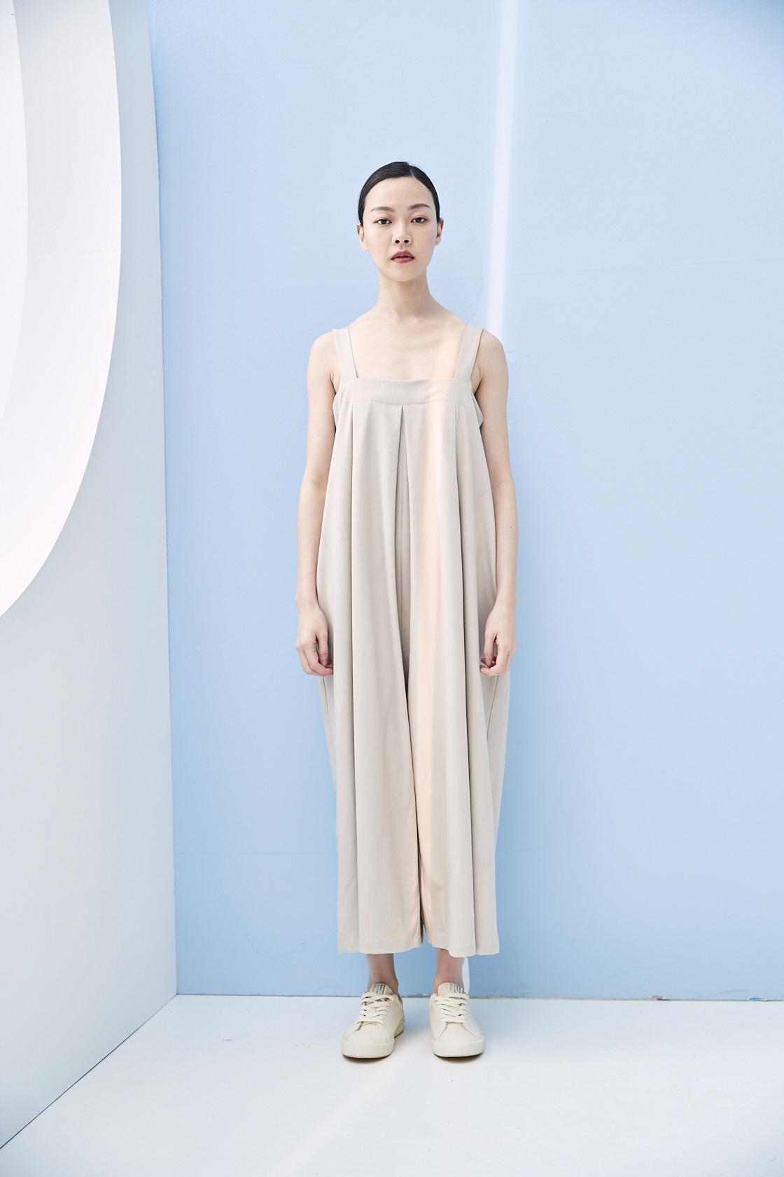 肩帶寬襬連身褲