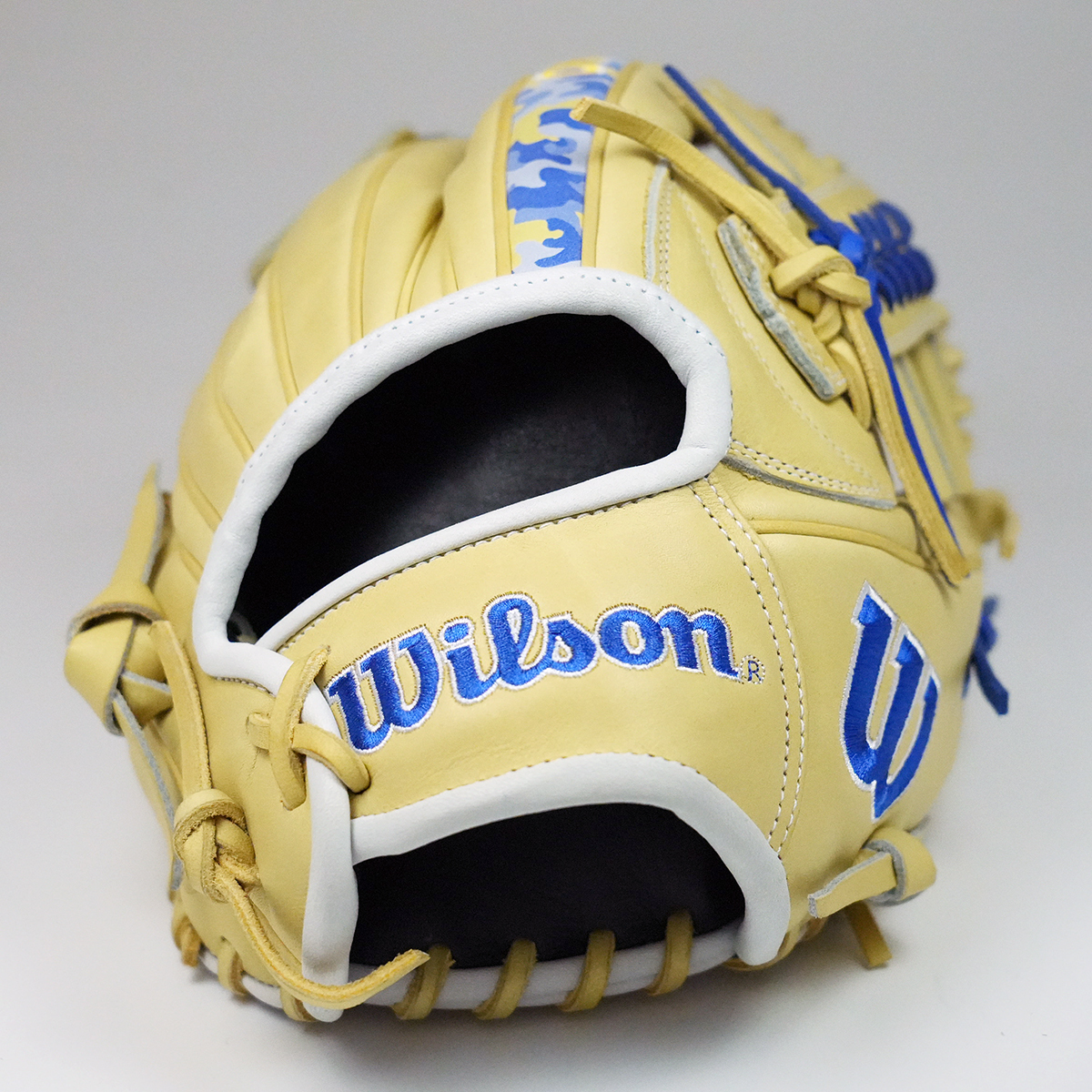 野球 グローブWilson A2000 限定WorldSeries2001 希少 - グローブ