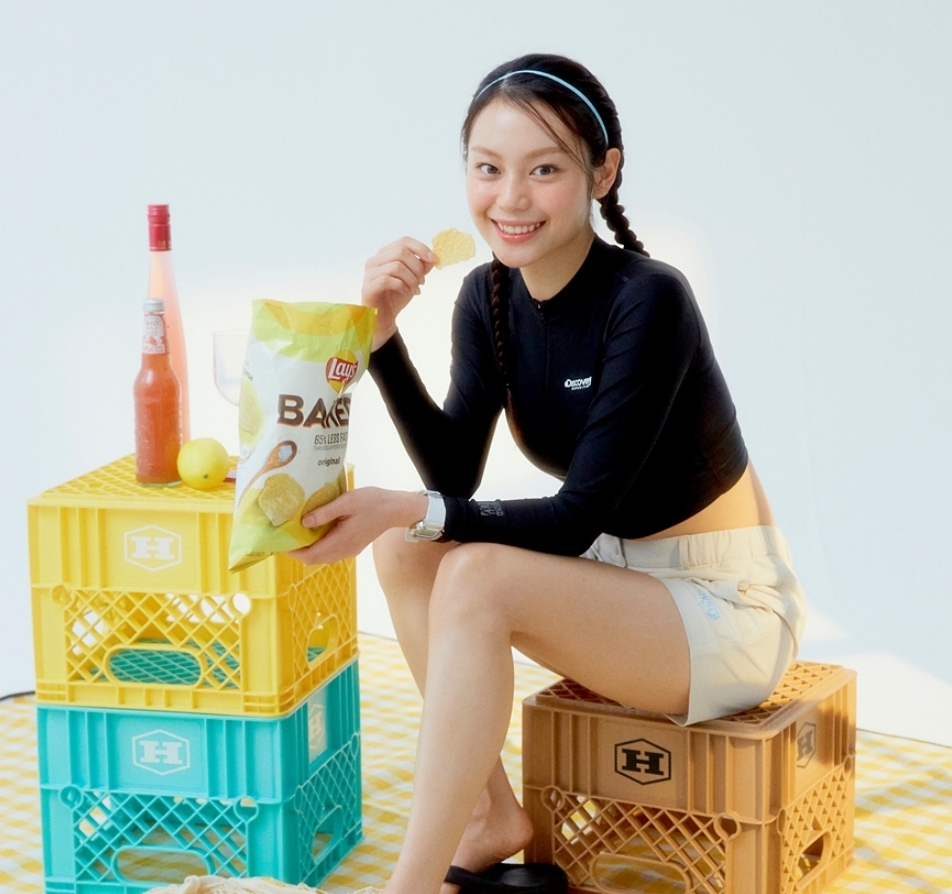 韓國代購 Discovery Expedition 半拉鍊 短款 女 防曬衣 防水 黑/白 APR-