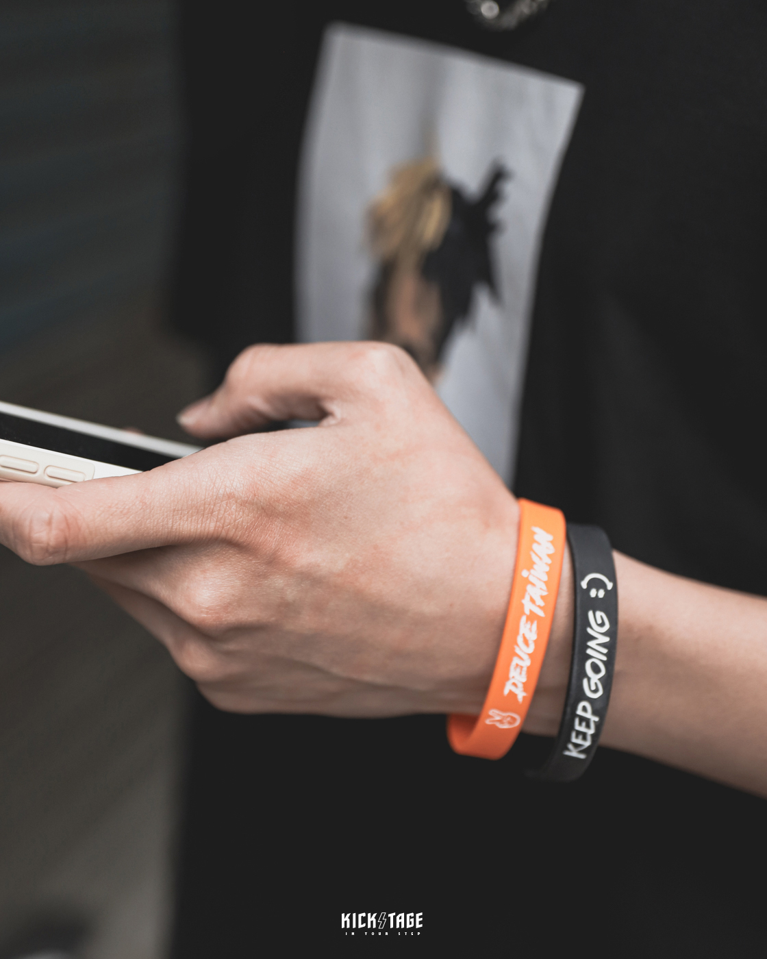 [售出無退換]deuce x #KEEP Ballerband Wristband 黑橘 兩入一組 閃電微笑 籃球手環 標語 聯名款 矽膠手環 運動手環 【KS154】