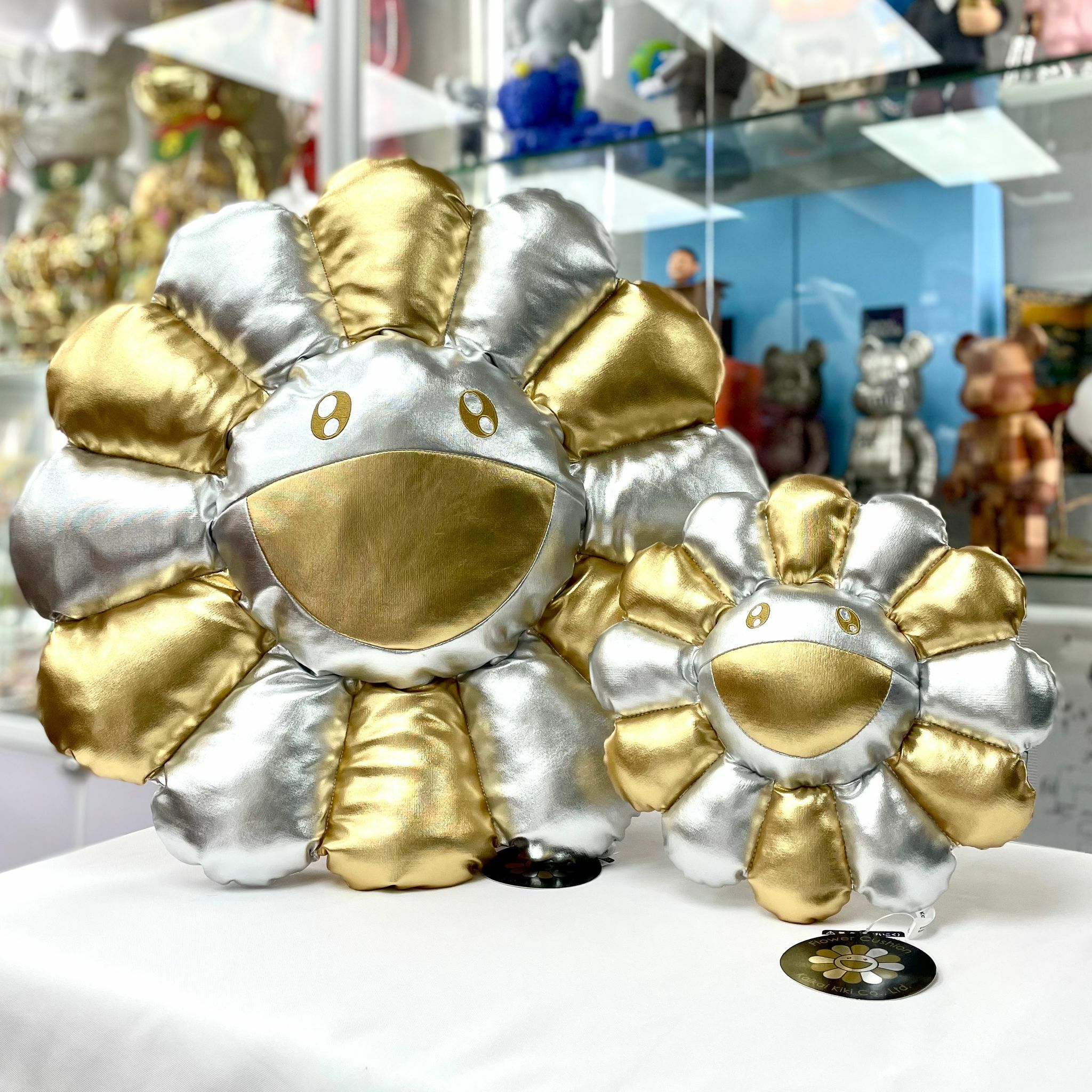 30cm / 60cm Flower Cushion (Gold & Silver)(Gold Mouth)