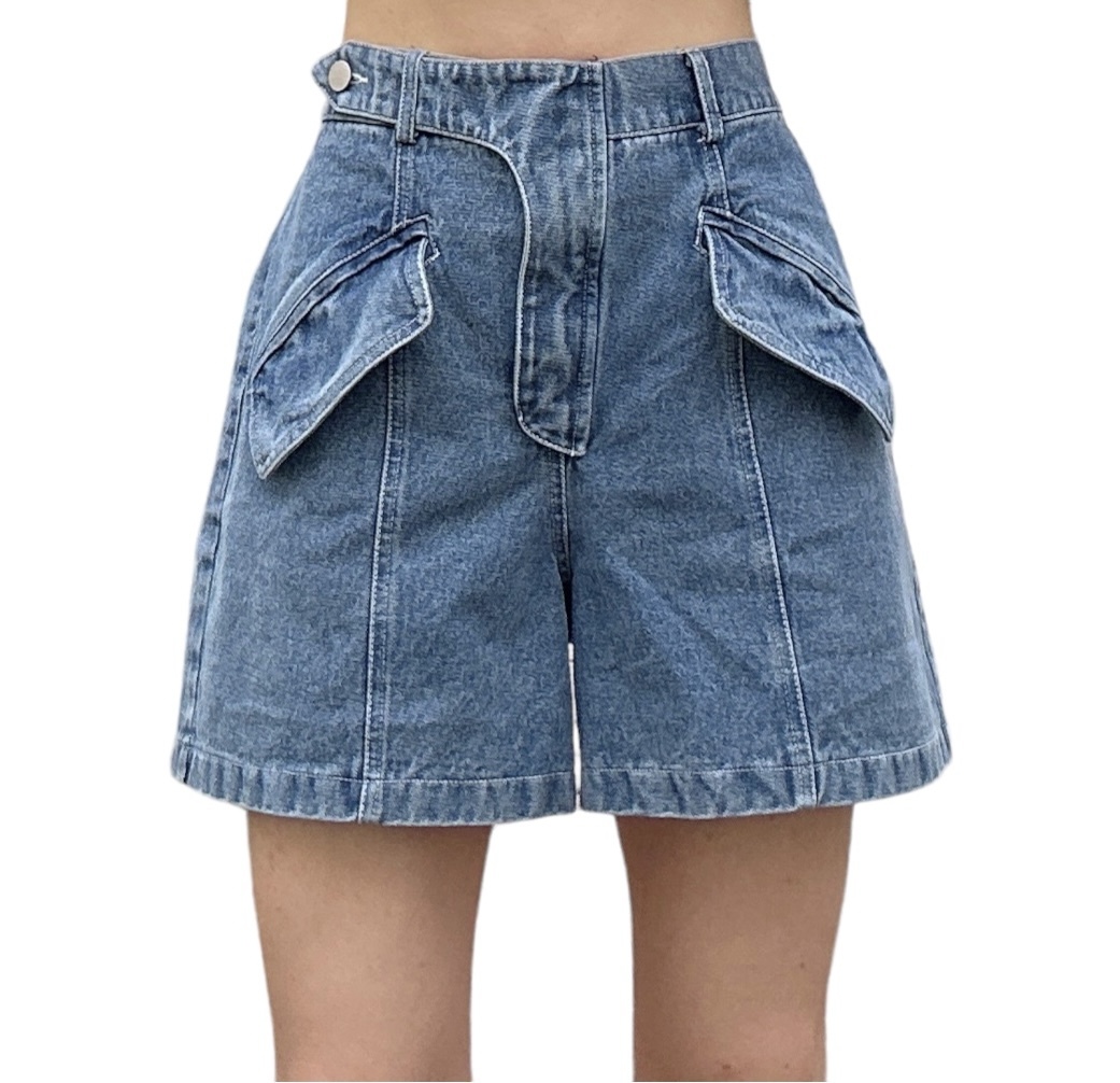 大袋蓋A型牛仔短褲 （現貨款式）