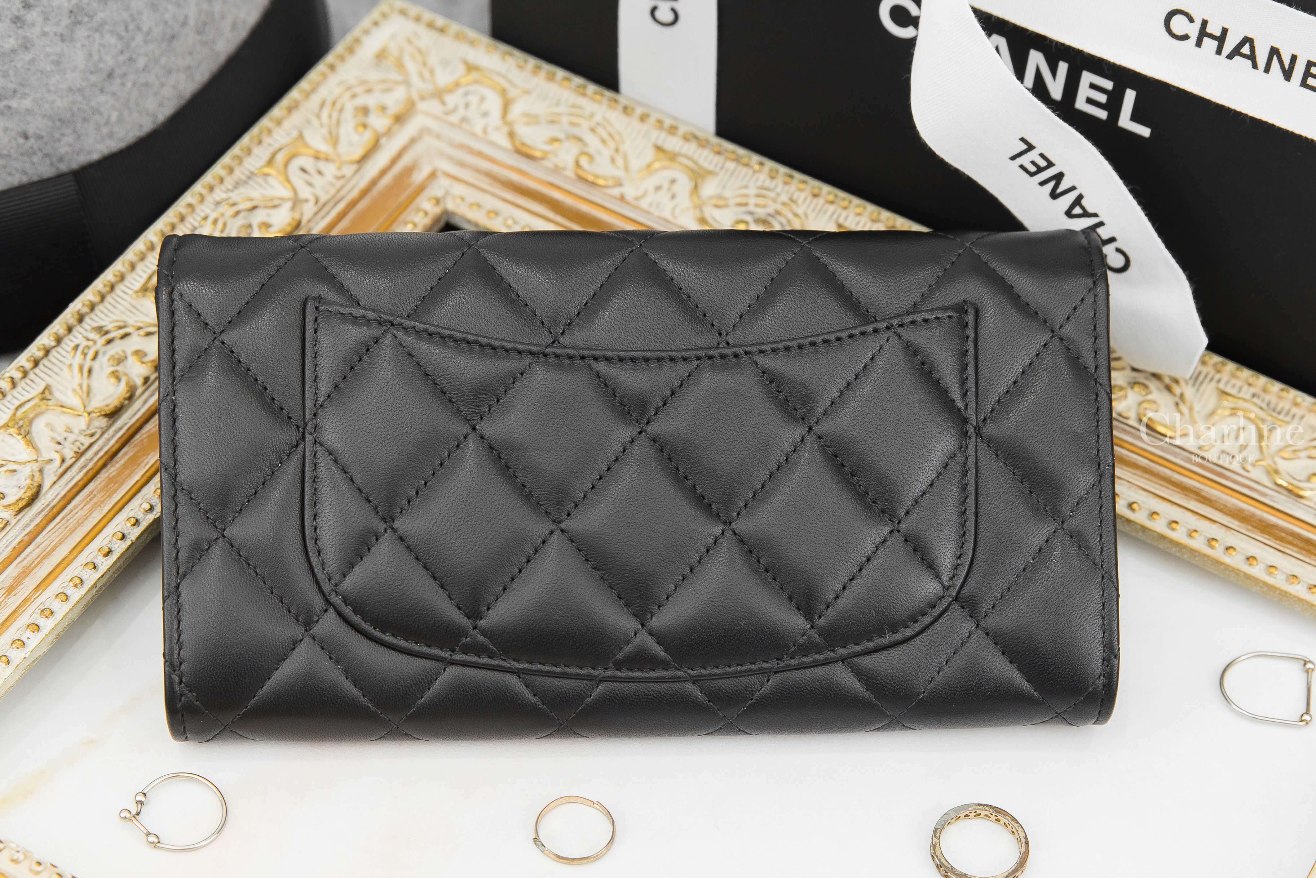 Chanel Classic Long Flap Wallet 黑色金CC小羊皮菱格紋酒紅內裡前釦式長夾-Charline Boutique 精品代購