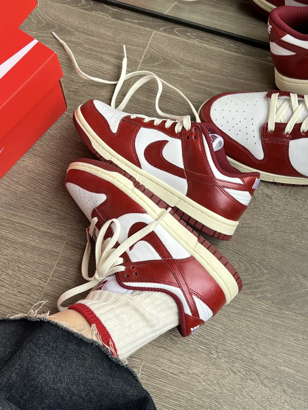 Nike Dunk Low Vintage "Team Red" 復古奶油紅