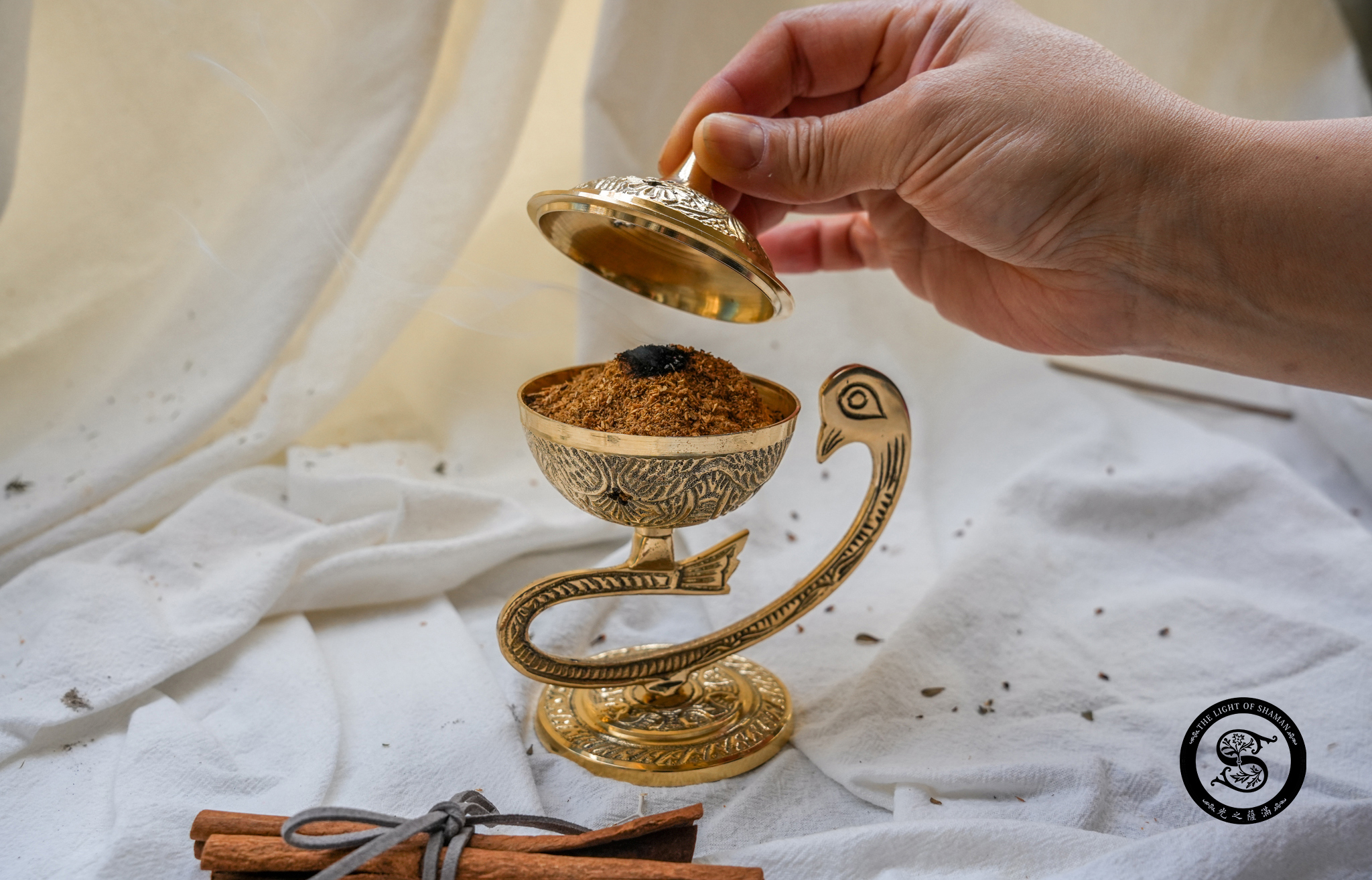 手持式金屬鳥碳餅香台