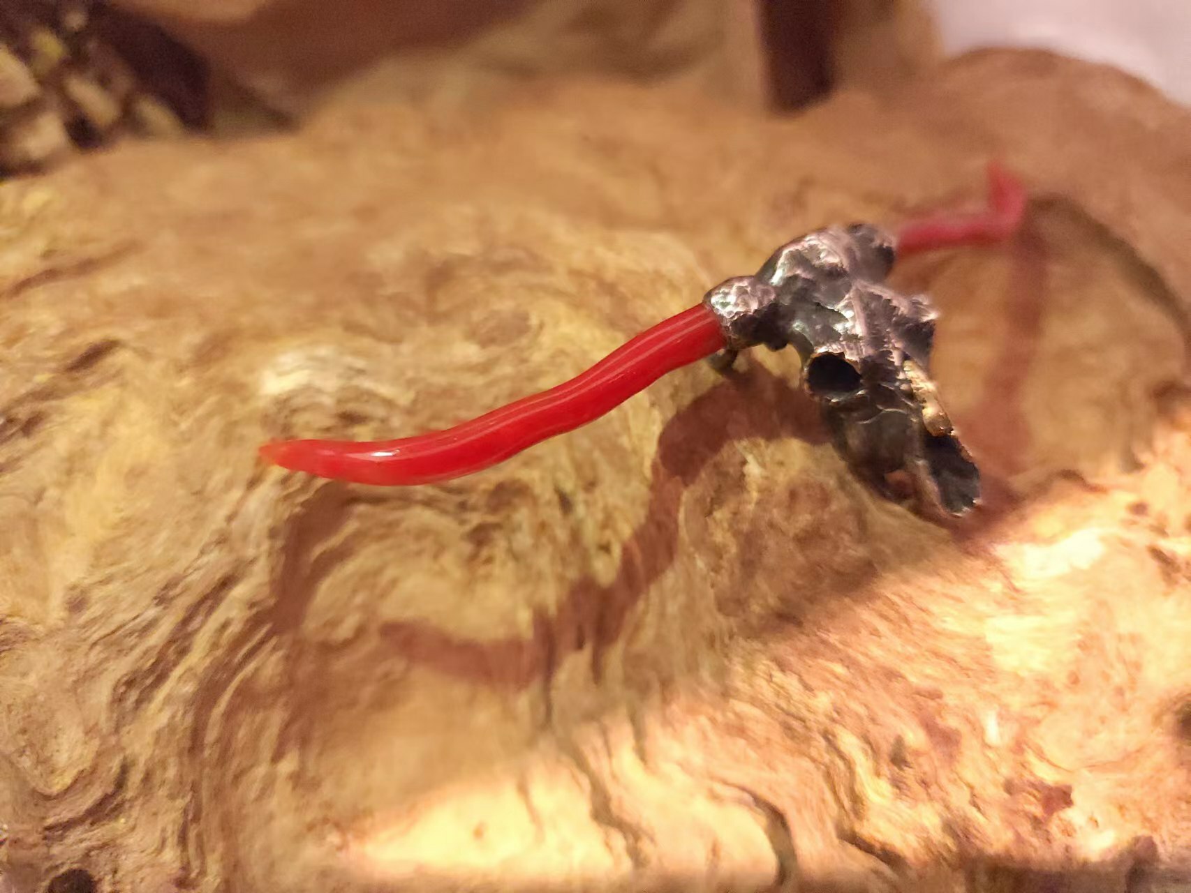 *Black Venom Jewelry- Freedom & Prayer Bull Head 阿卡珊瑚角純銀牛頭吊墜