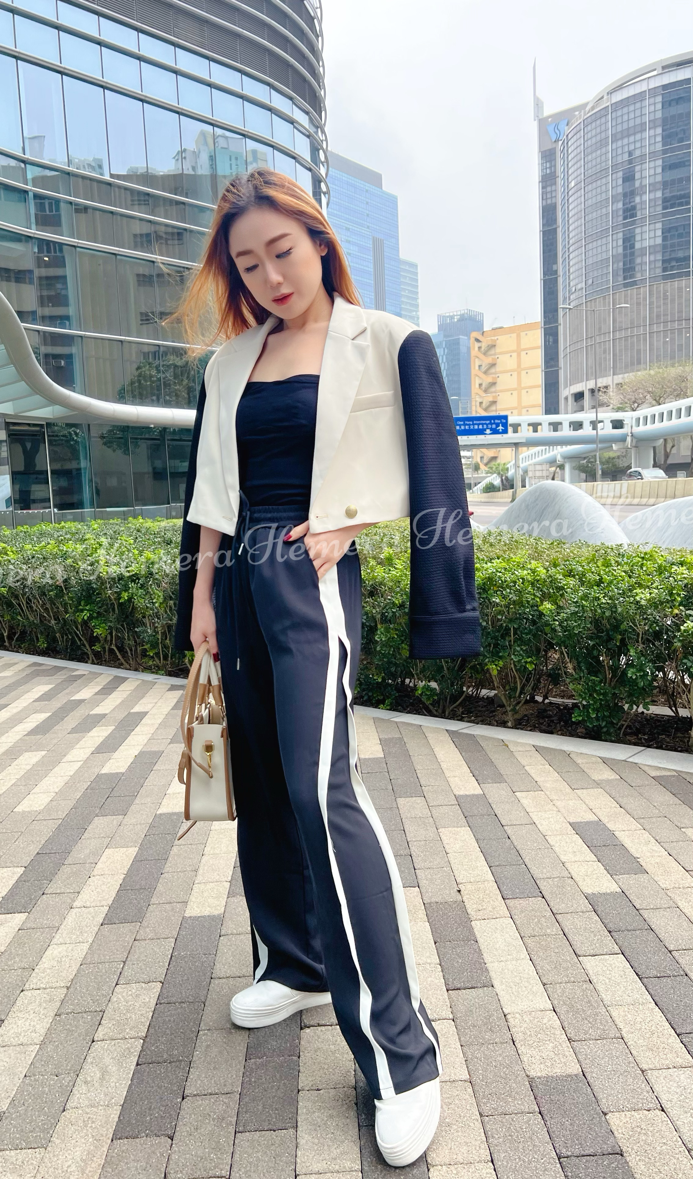 現貨搶: BZ23W0413 型格拼色短版西裝外套