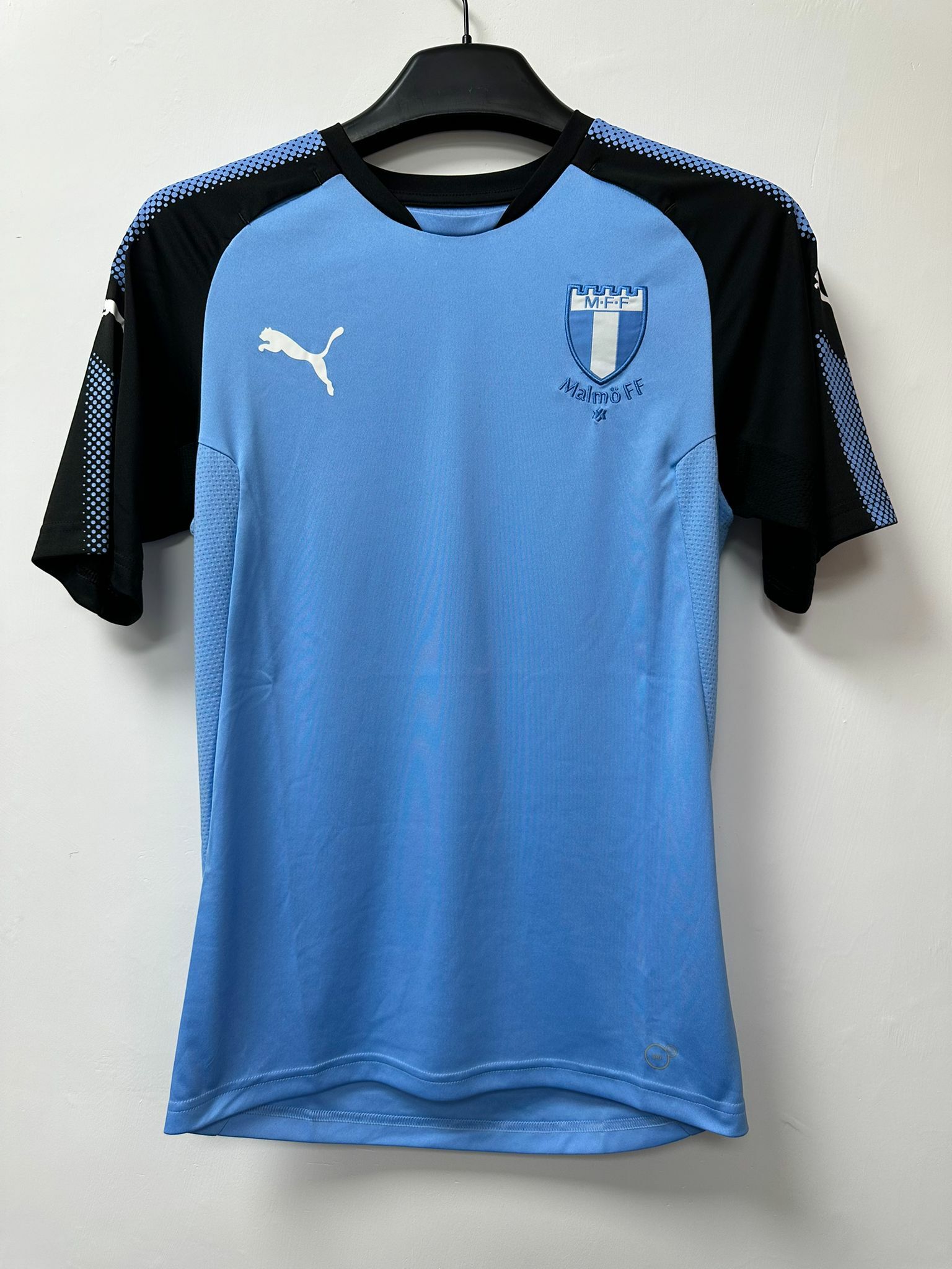 [已使用] 2017/2018 馬模 短袖練習球衣