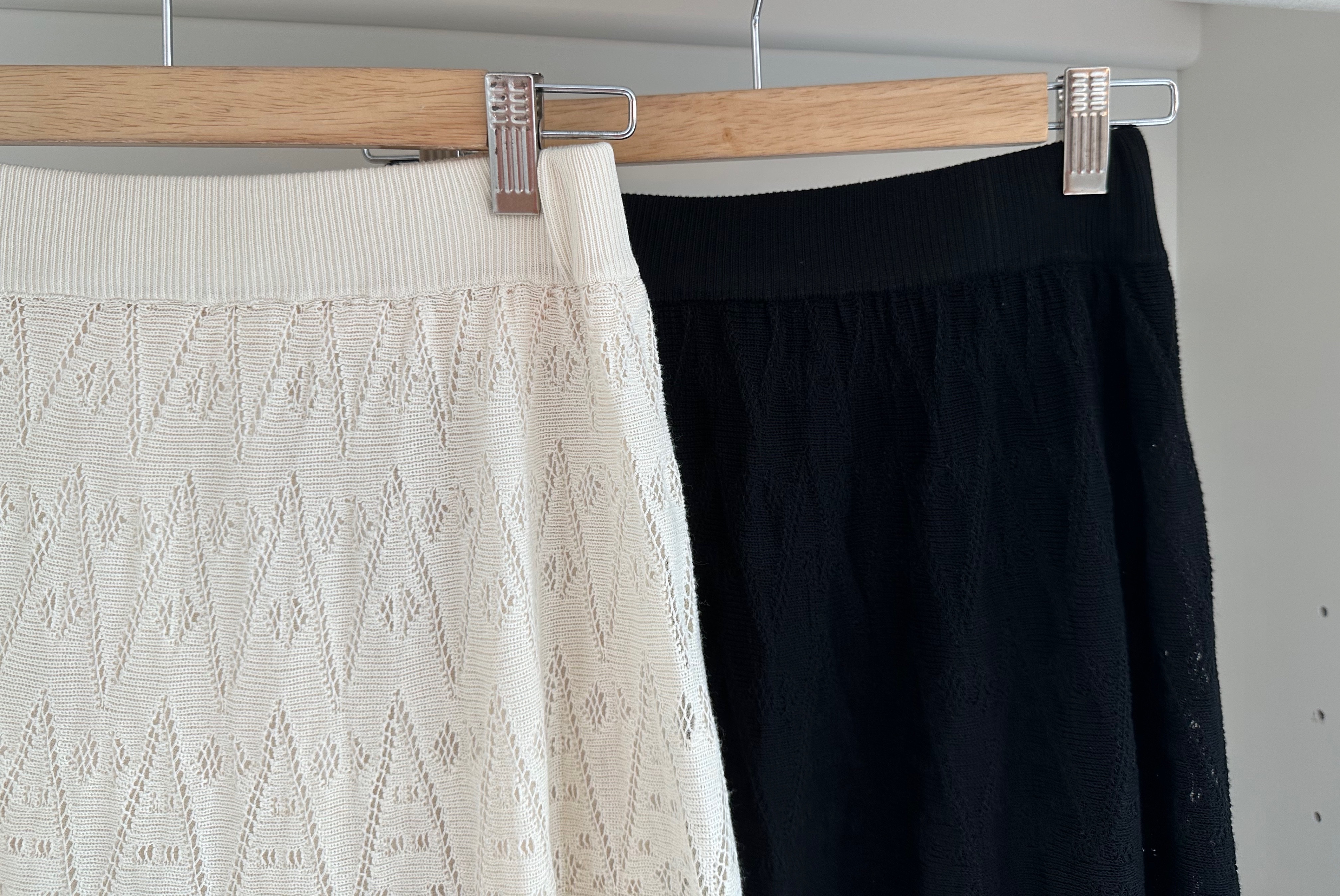 KNIT LACE MIDI SKIRT