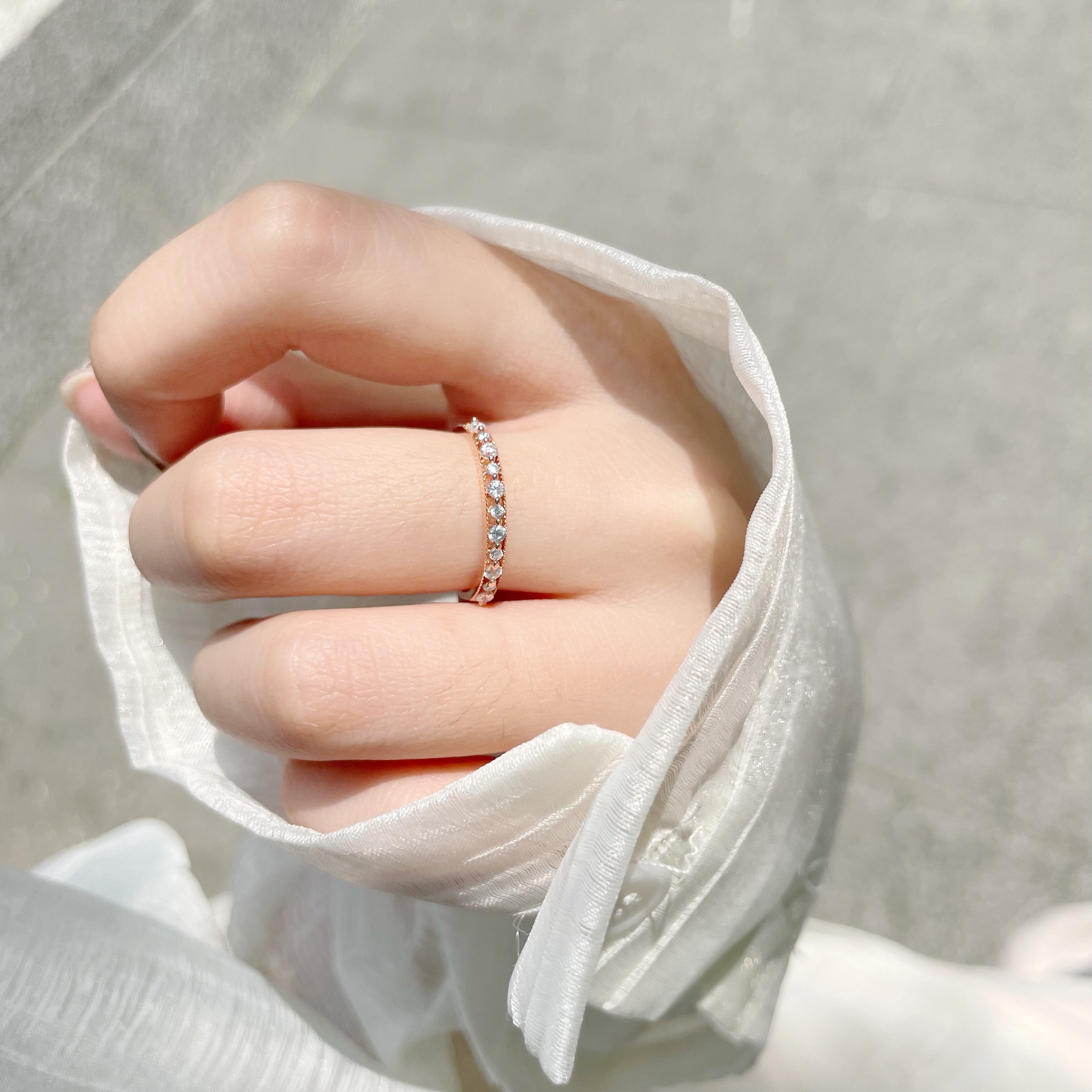 古典夾鑲鋯石戒指