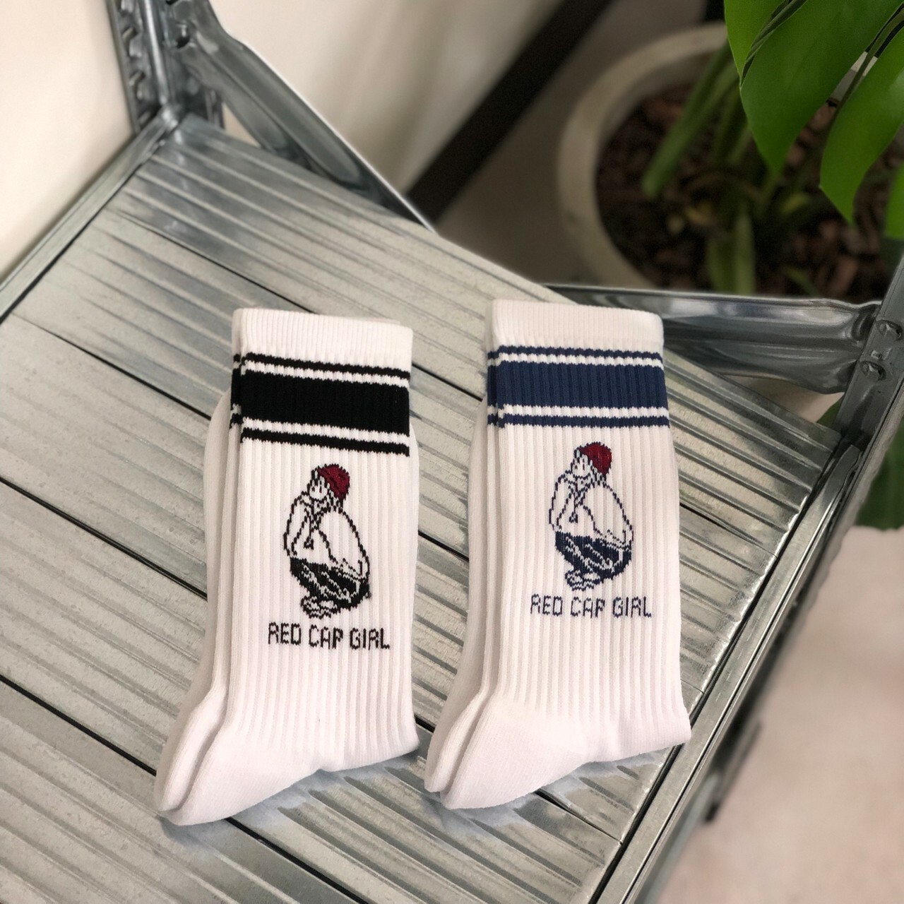Red Cap Girl 提花插畫襪 23614