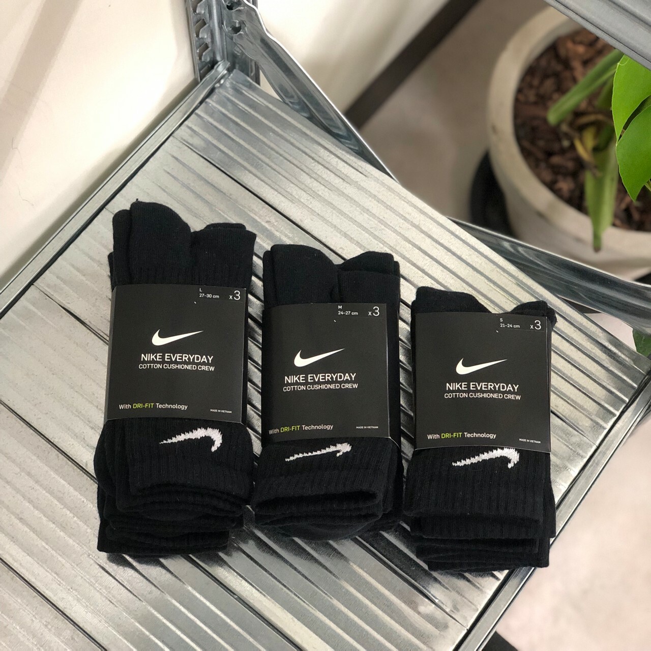 Nike 經典Logo高筒襪 黑色/白色(三入一組) SX7676-100/SX7676-010