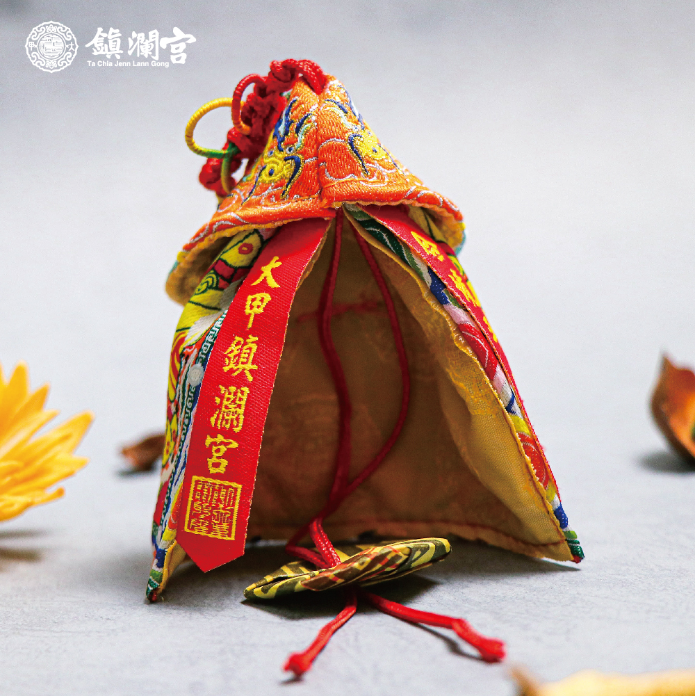 鳳冠小神衣吊飾|大甲媽文創商品-大甲媽祖 / 鳳袍_U【鎮瀾宮】
