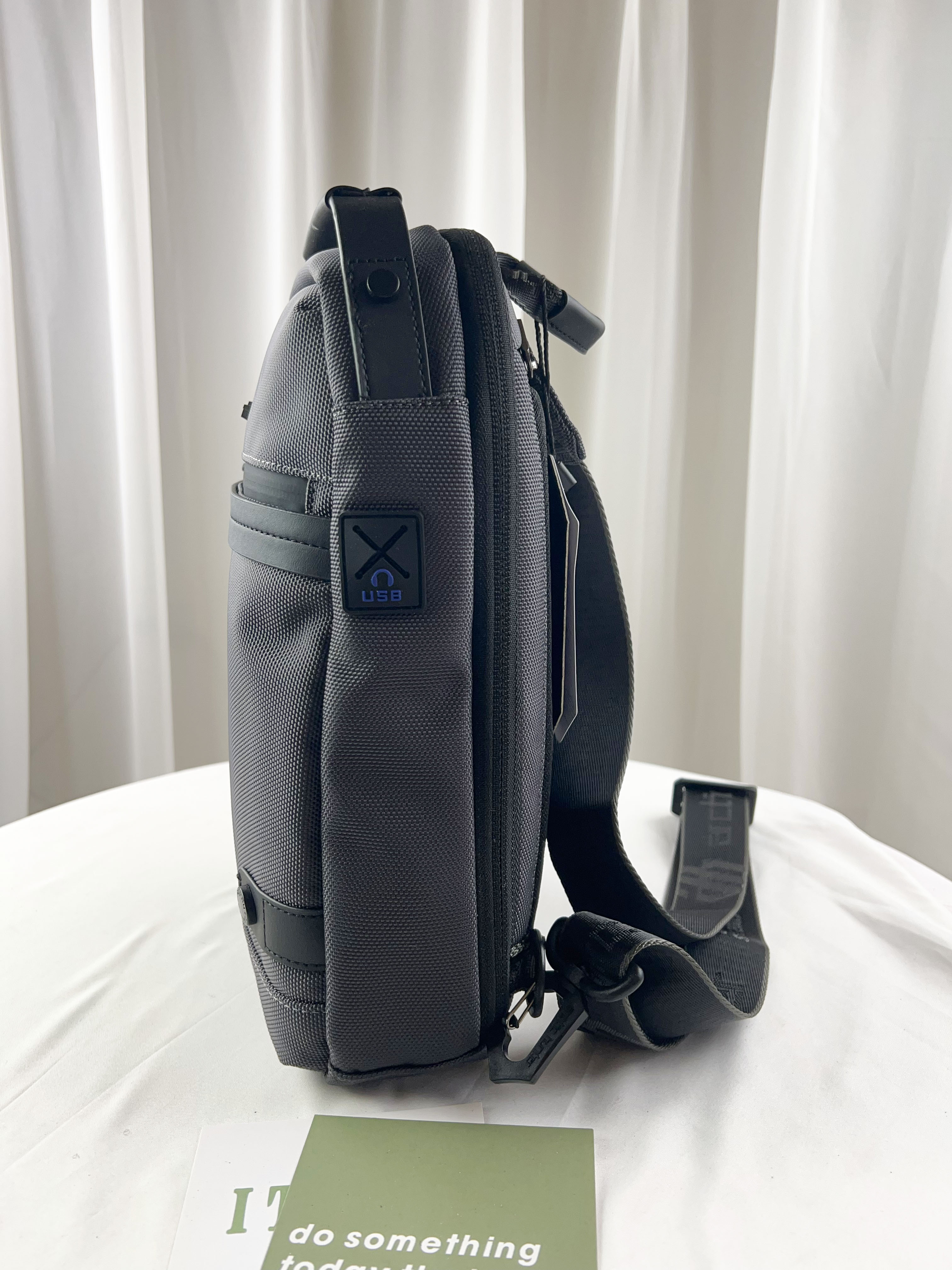 Arctic hunter 深灰 多功能男用胸包 / 側背包 #SM-B00141