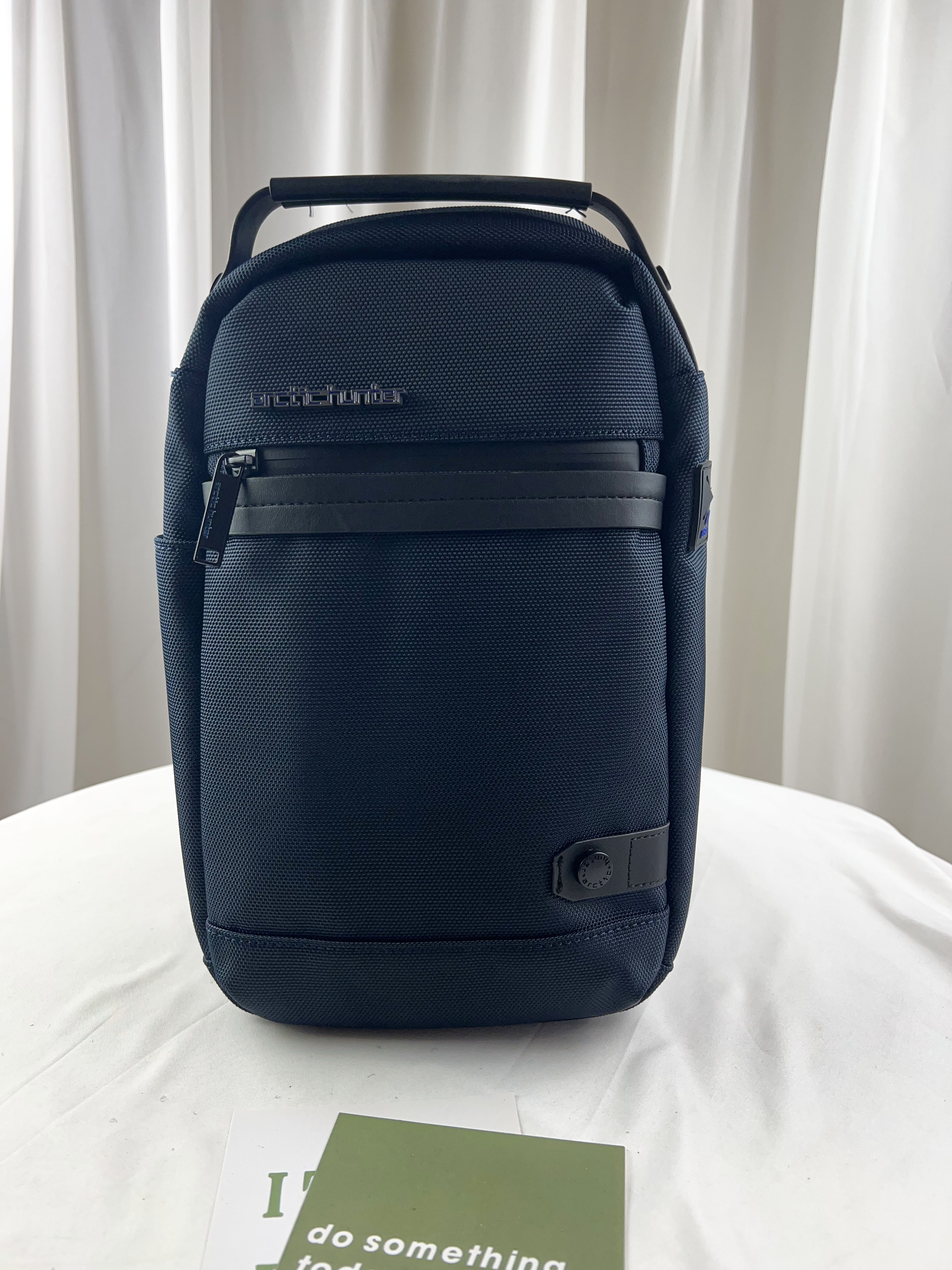 Arctic hunter 深藍 多功能男用胸包 / 側背包 #SM-B00141