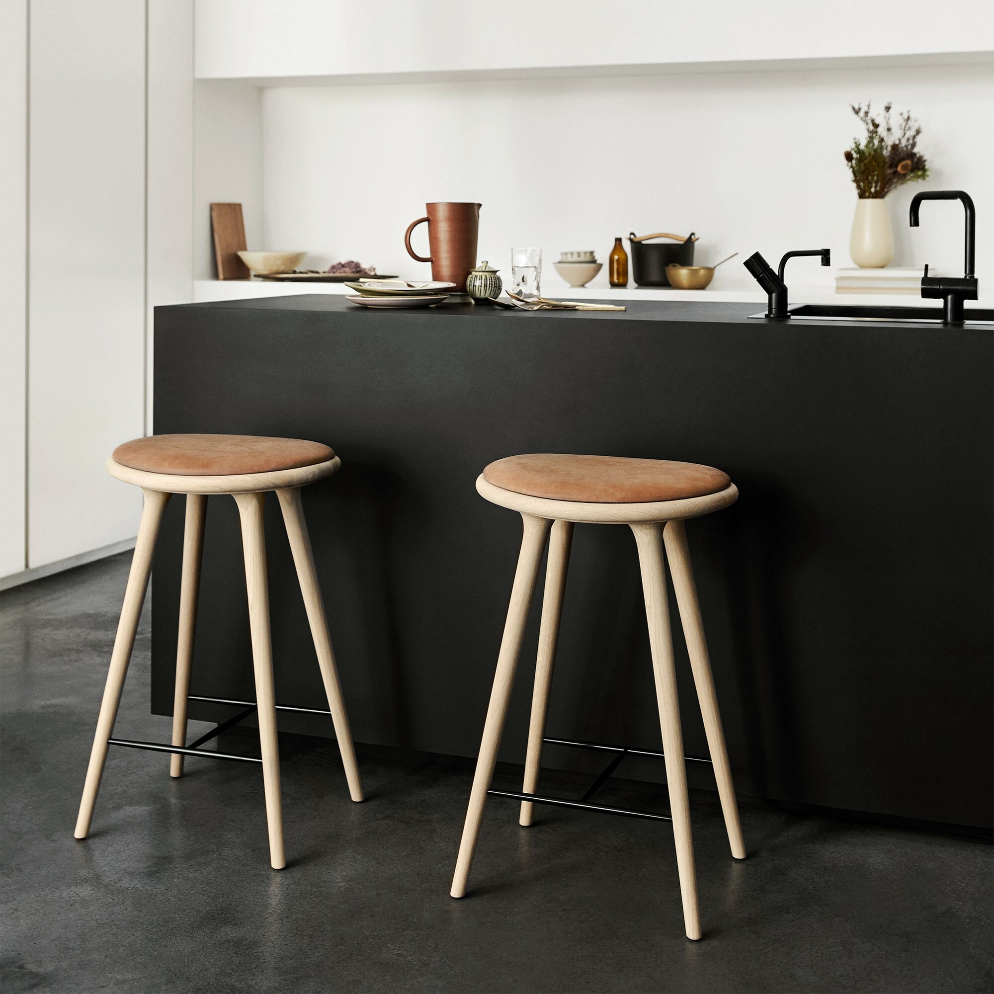 Mater Space Copenhagen Wooden Low Counter Stool 69cm 哥本哈根空間系列 原木皮革高腳椅-低尺寸