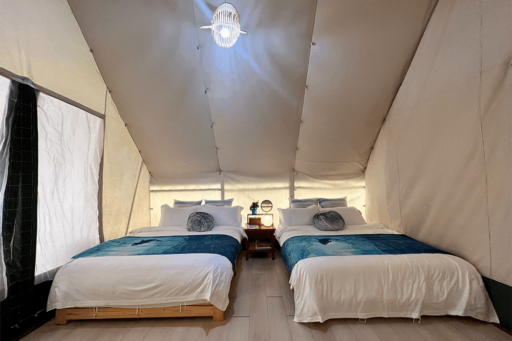 露營區帳篷內裝：二大床