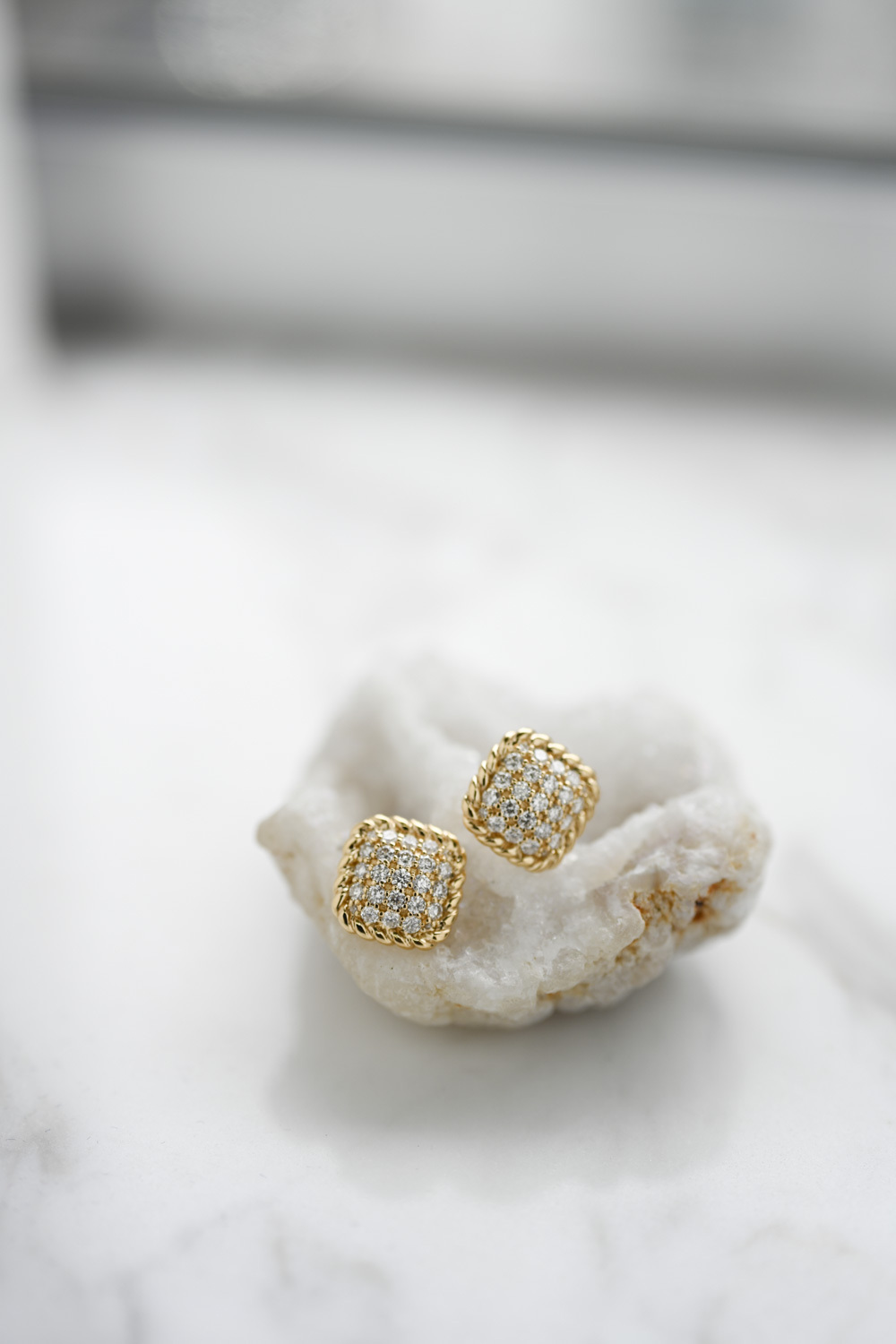 18K Dice Diamond Earring