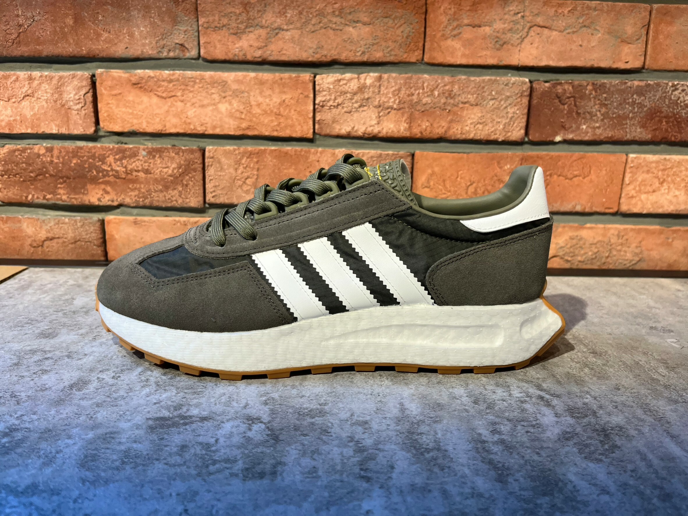 ADIDAS ORIGINALS 復古運動鞋 休閒鞋 Retropy E5 綠 APR-