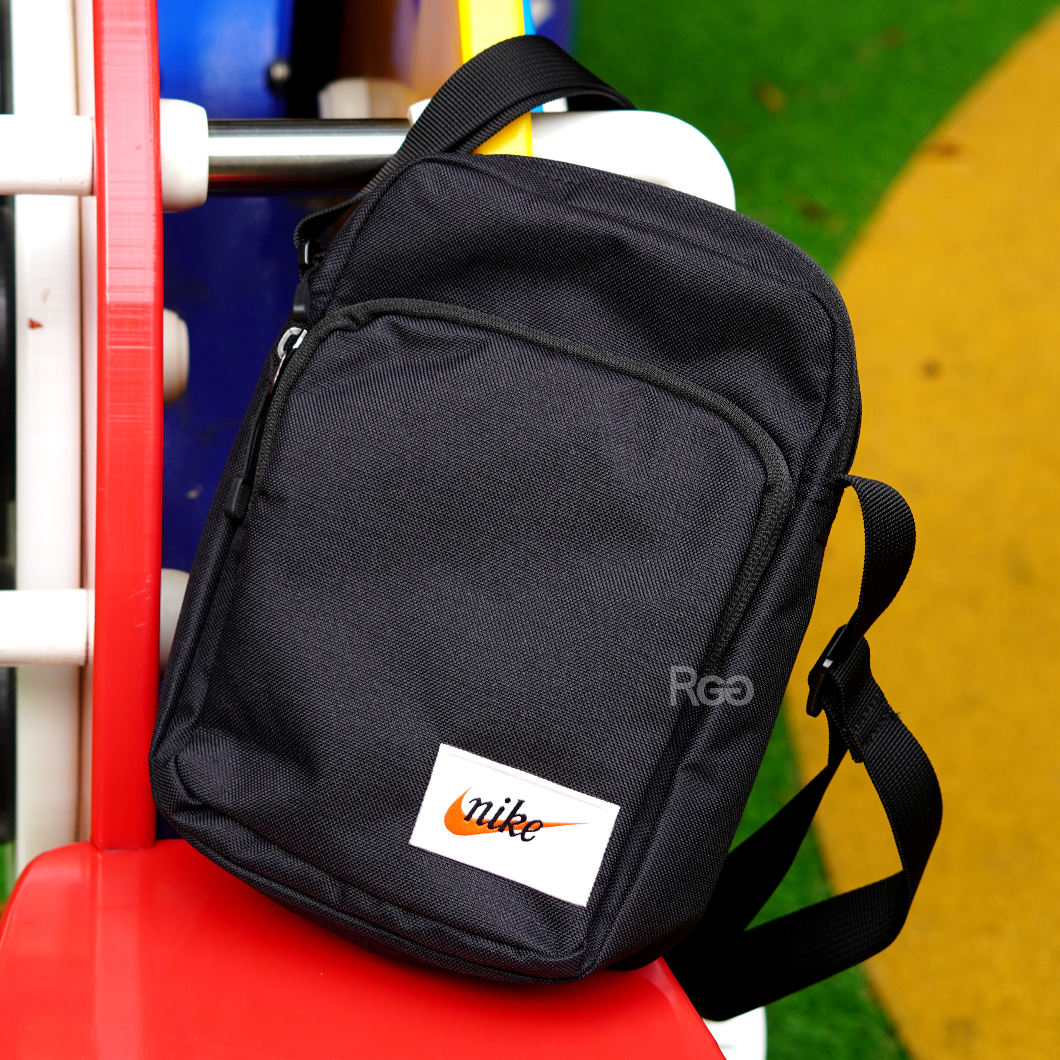 Nike Heritage Smit 黑色橘勾 阿甘包 斜背 小包 (CK0988-010)