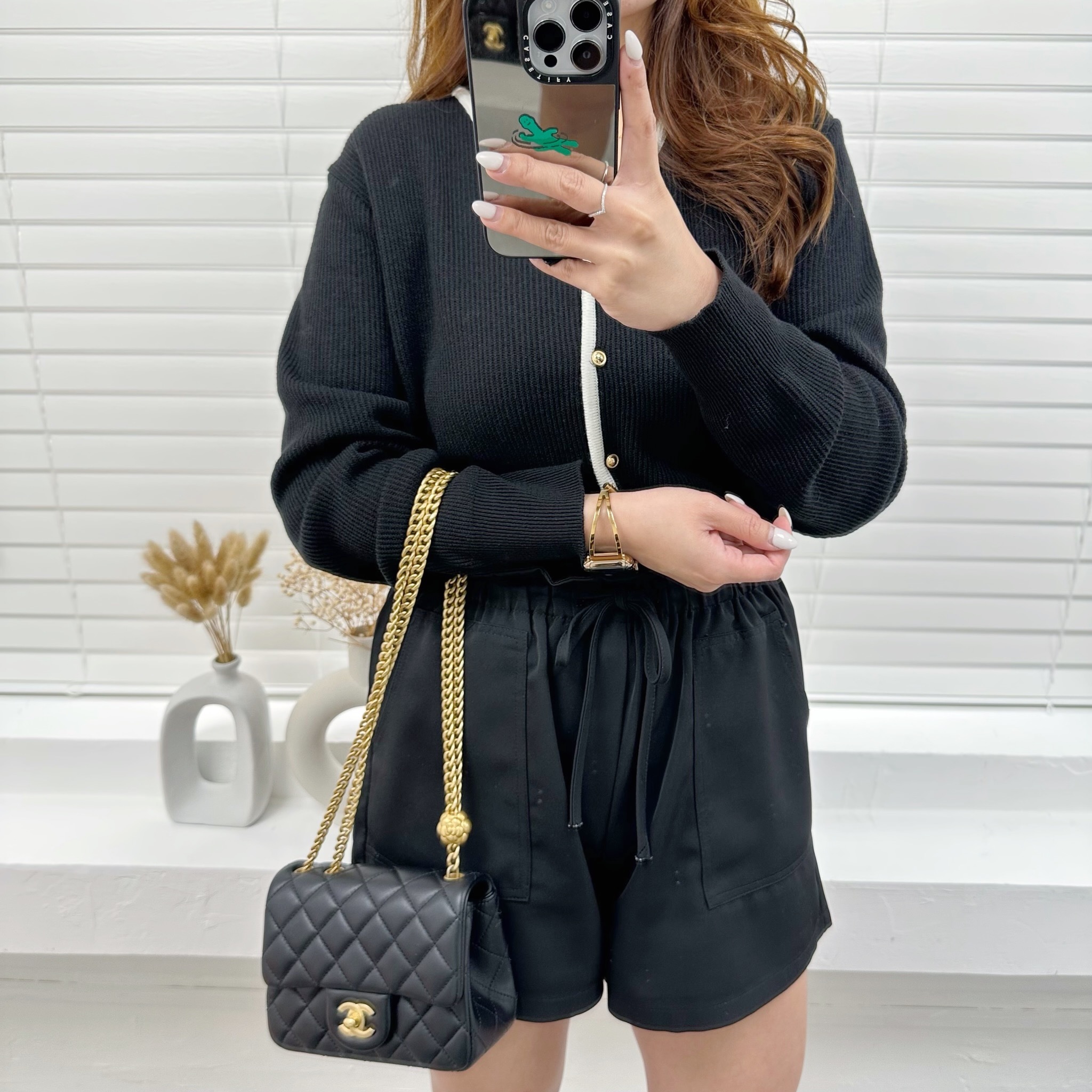 Chanel Mini Square Flap Bag (山茶花扣 AS4040)