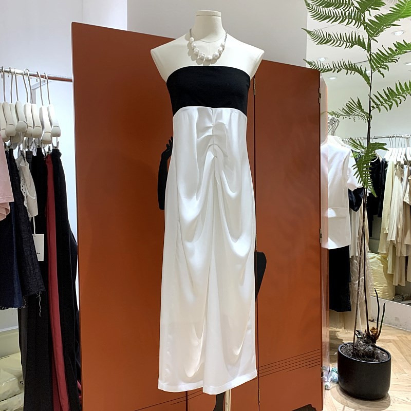 皺褶緞面垂墜感洋裝(白/粉)