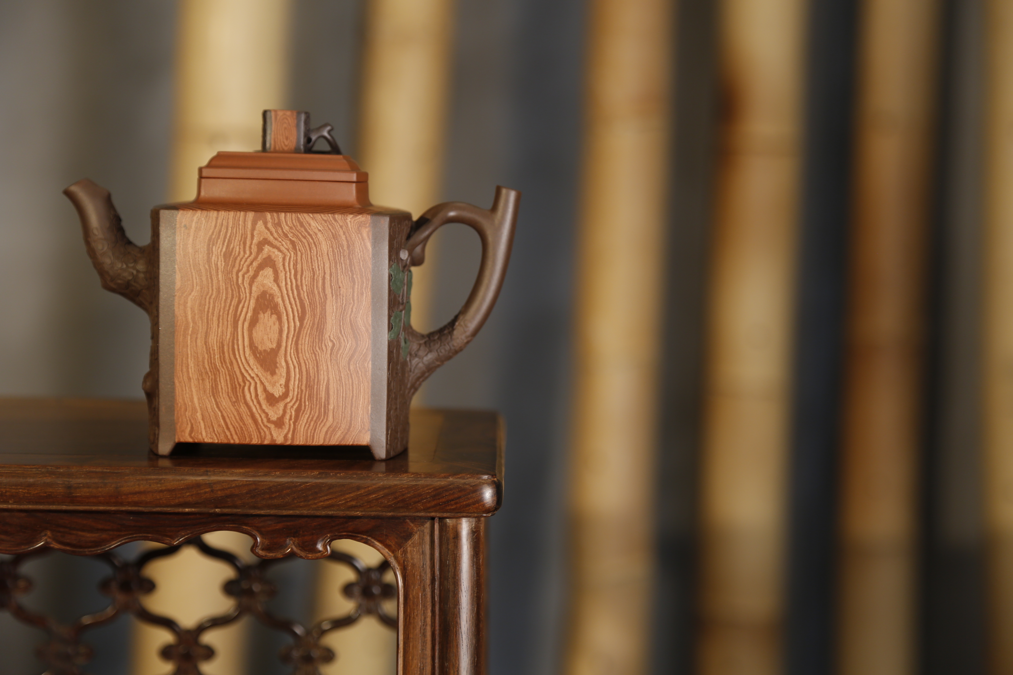 【自然之美】-- 以回歸自然為特點的紫砂藝術品。