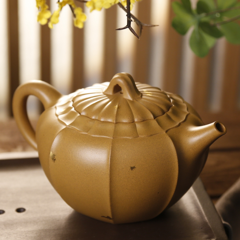 【禪墩 • 唯心】-- 萬物皆法，繁簡對比，線面疏繁，言簡意賅。畫圓唯心。