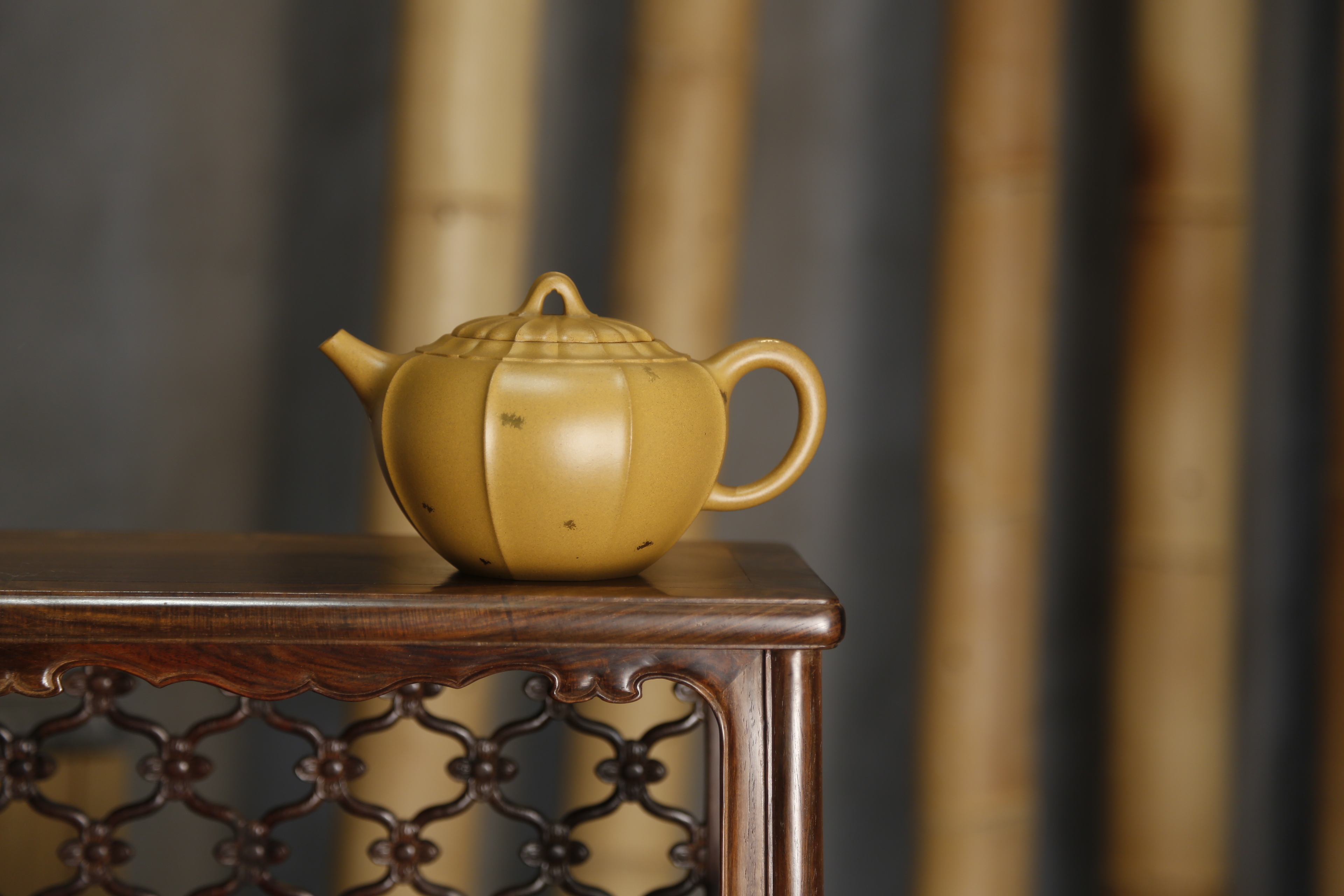 【禪墩 • 唯心】-- 萬物皆法，繁簡對比，線面疏繁，言簡意賅。畫圓唯心。