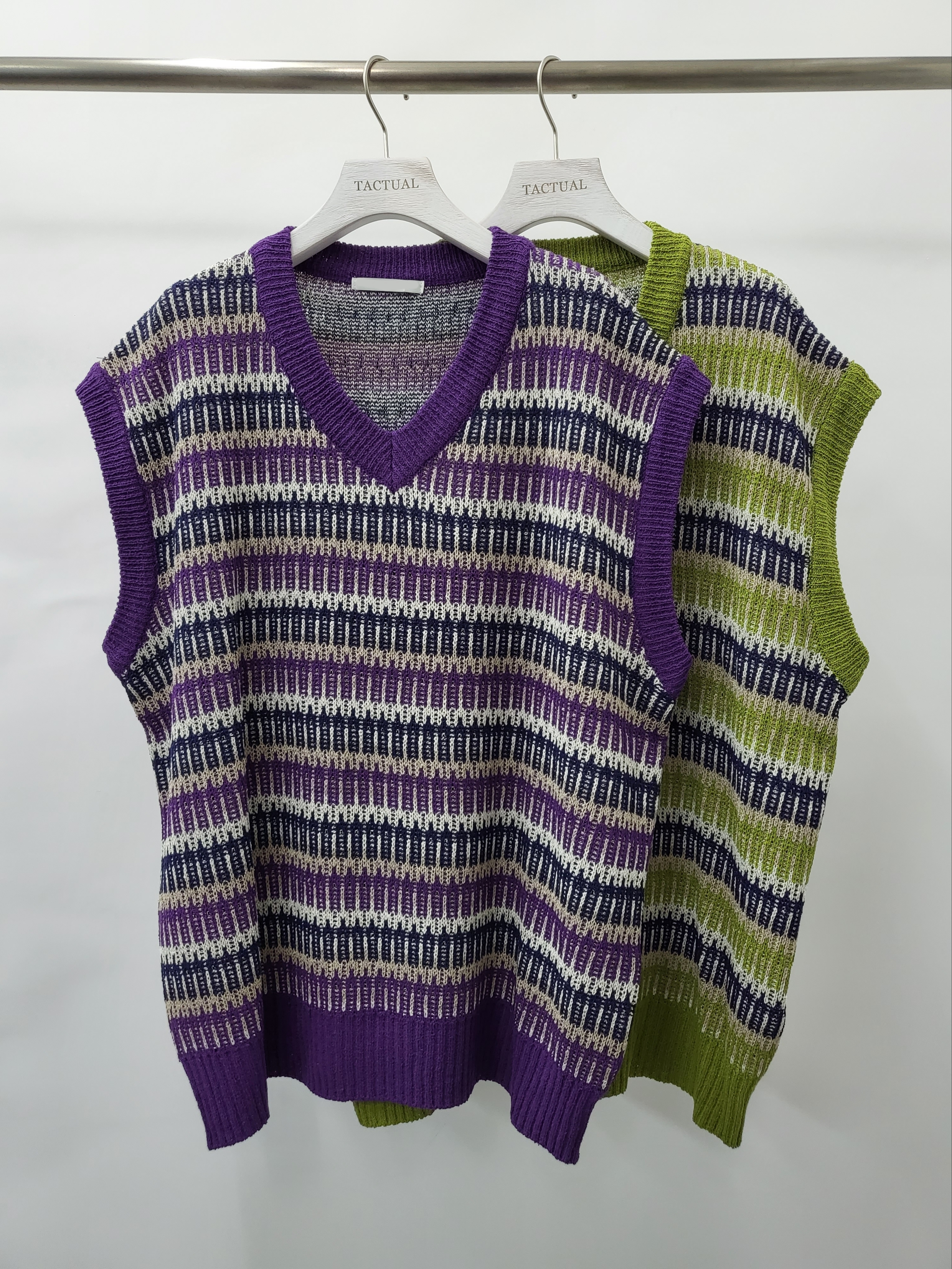 V領橫紋背心 V854