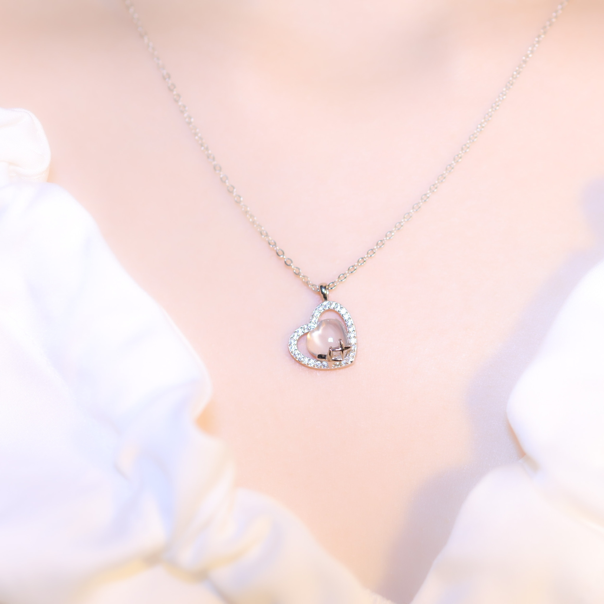 | 925純銀・ 白金 | 透明的心項鍊 | NE0868 |