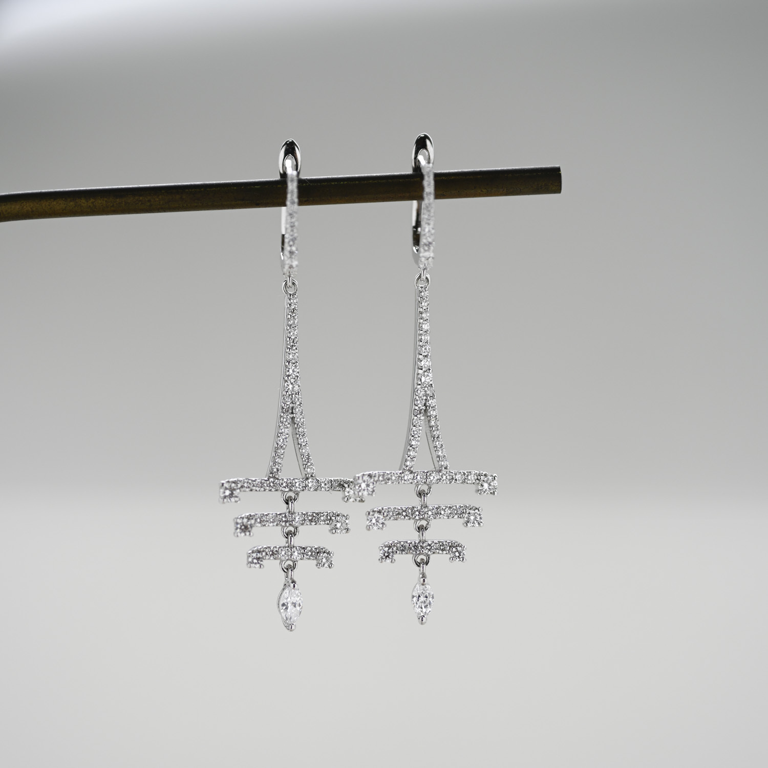 18K Eiffel Diamond Long Earring